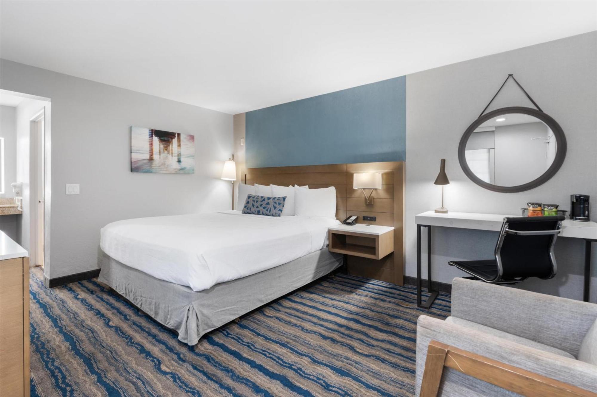 King Room - Mobility Accessible with Bathtub