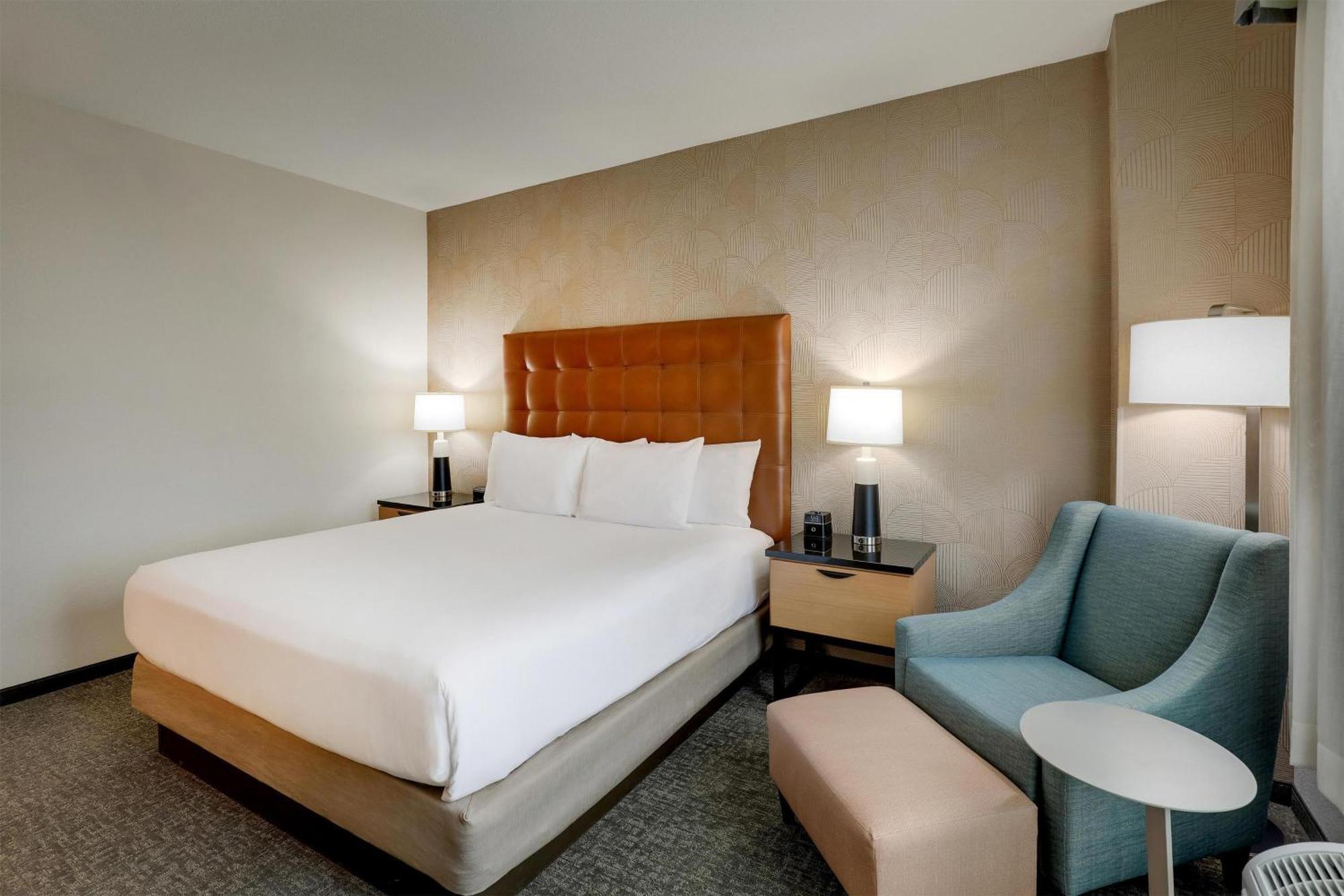 Deluxe King Room,1673657902:JPEG