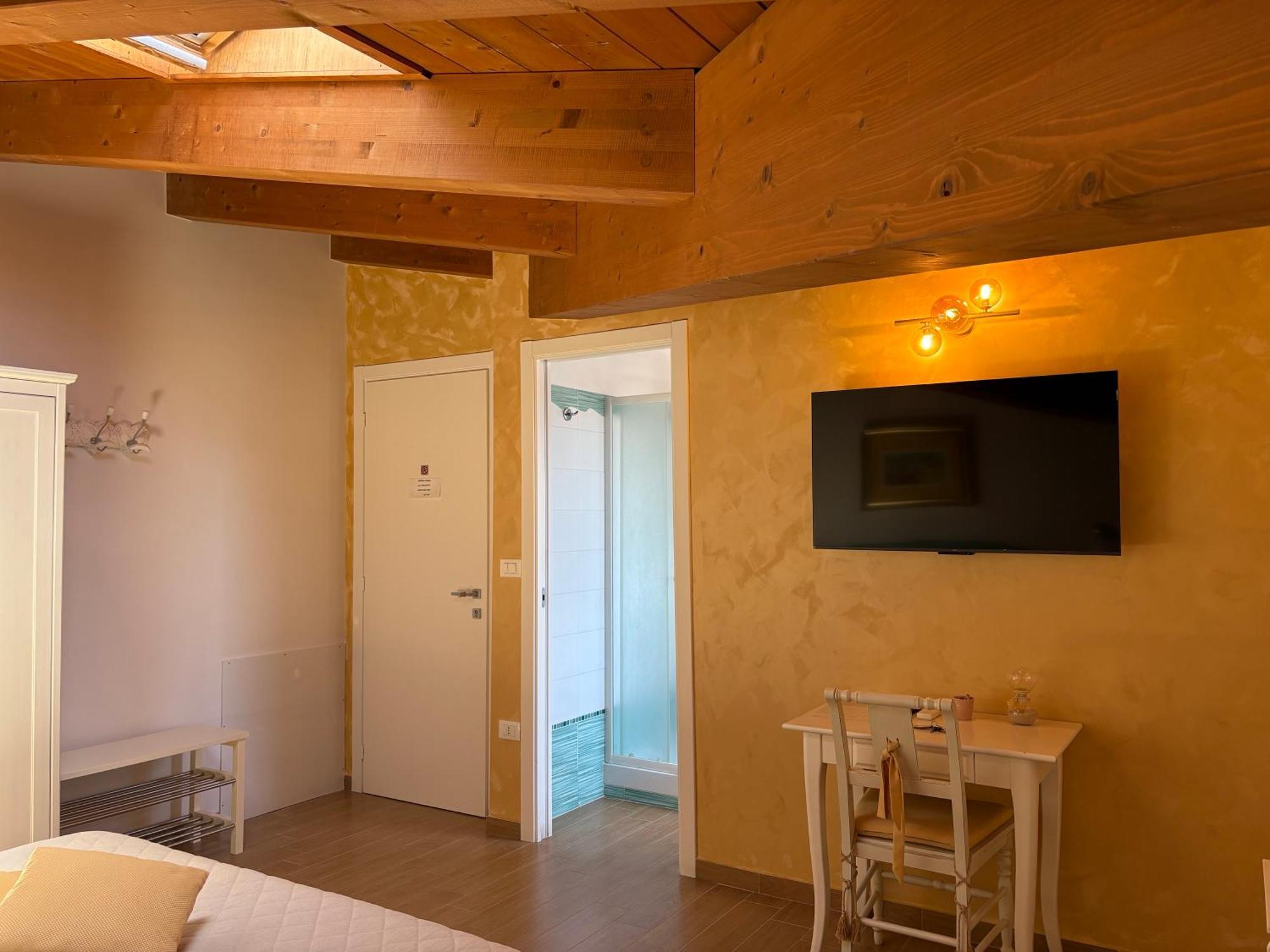 Large Double Room