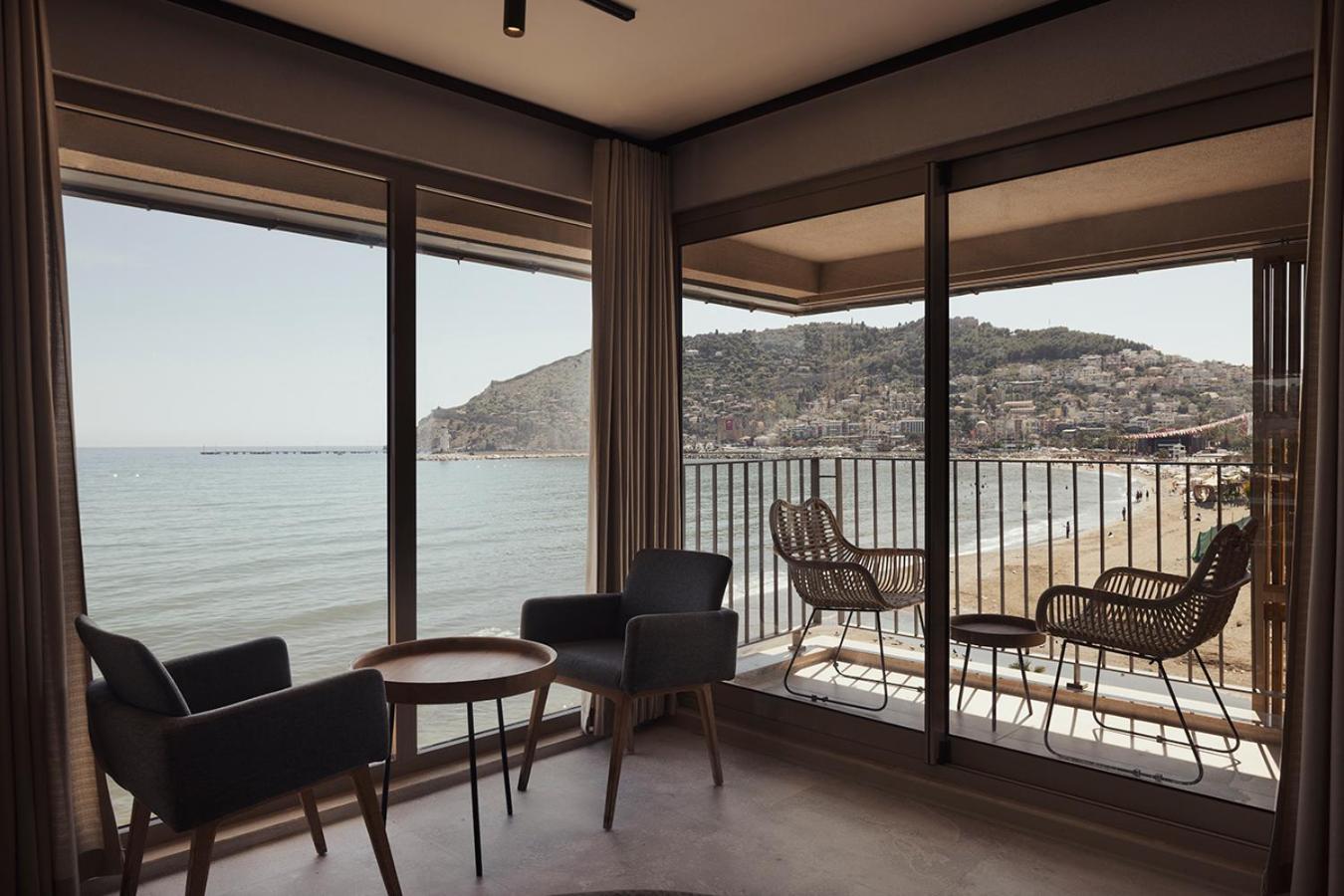 King Suite Sea View