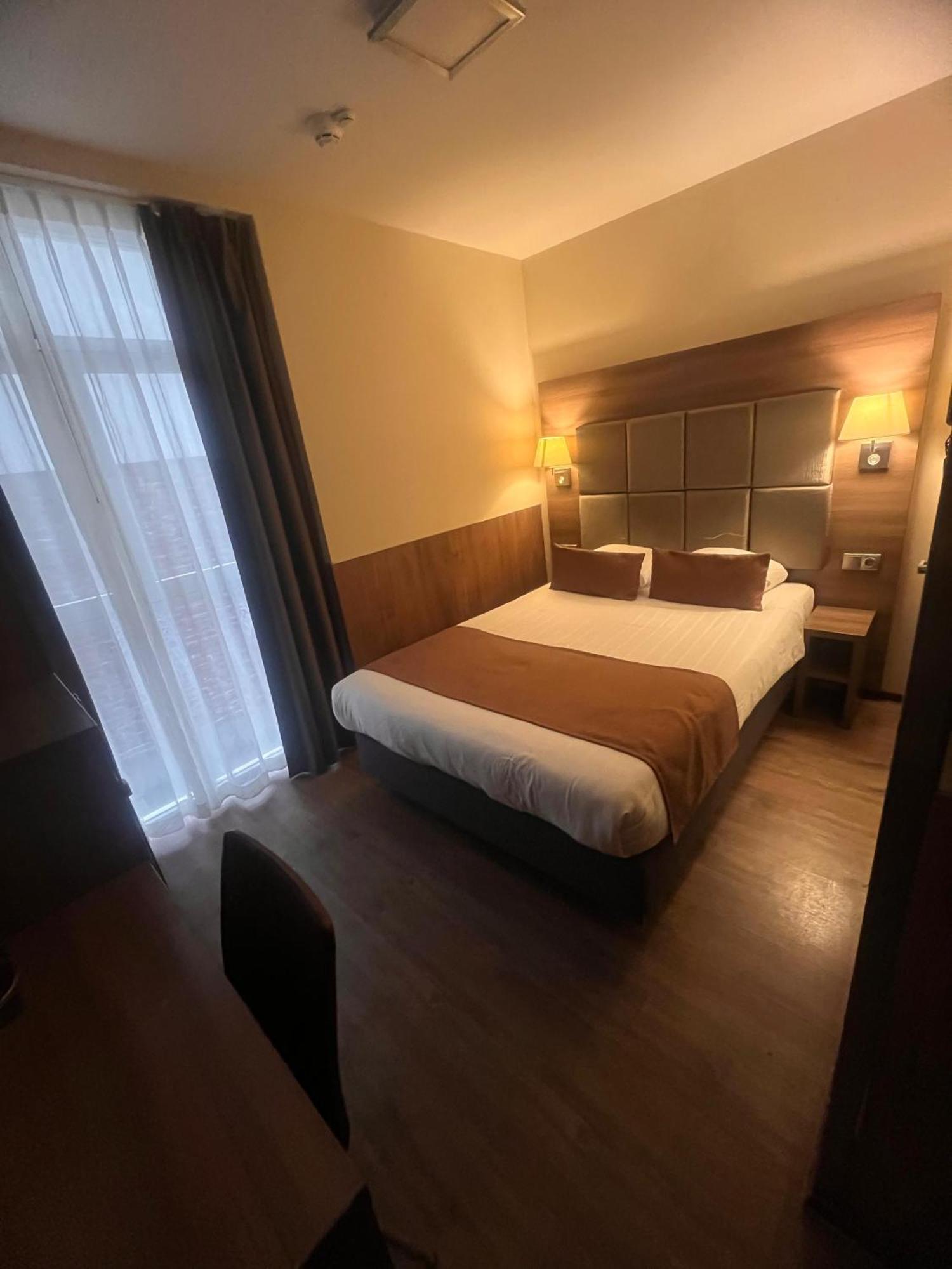 Small Double Room,1678625605:JPEG