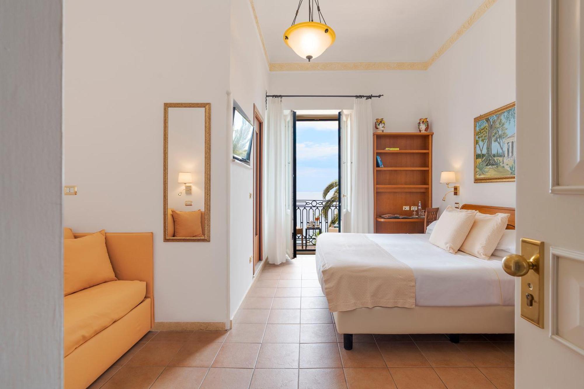 Triple Room Sea View