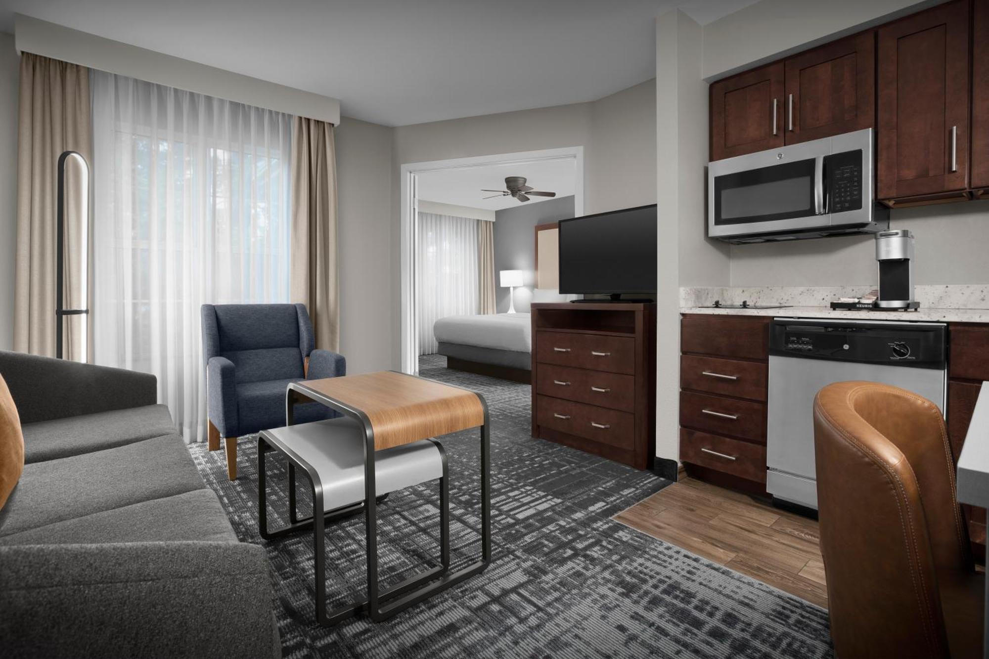 One-Bedroom King Suite Non-Smoking