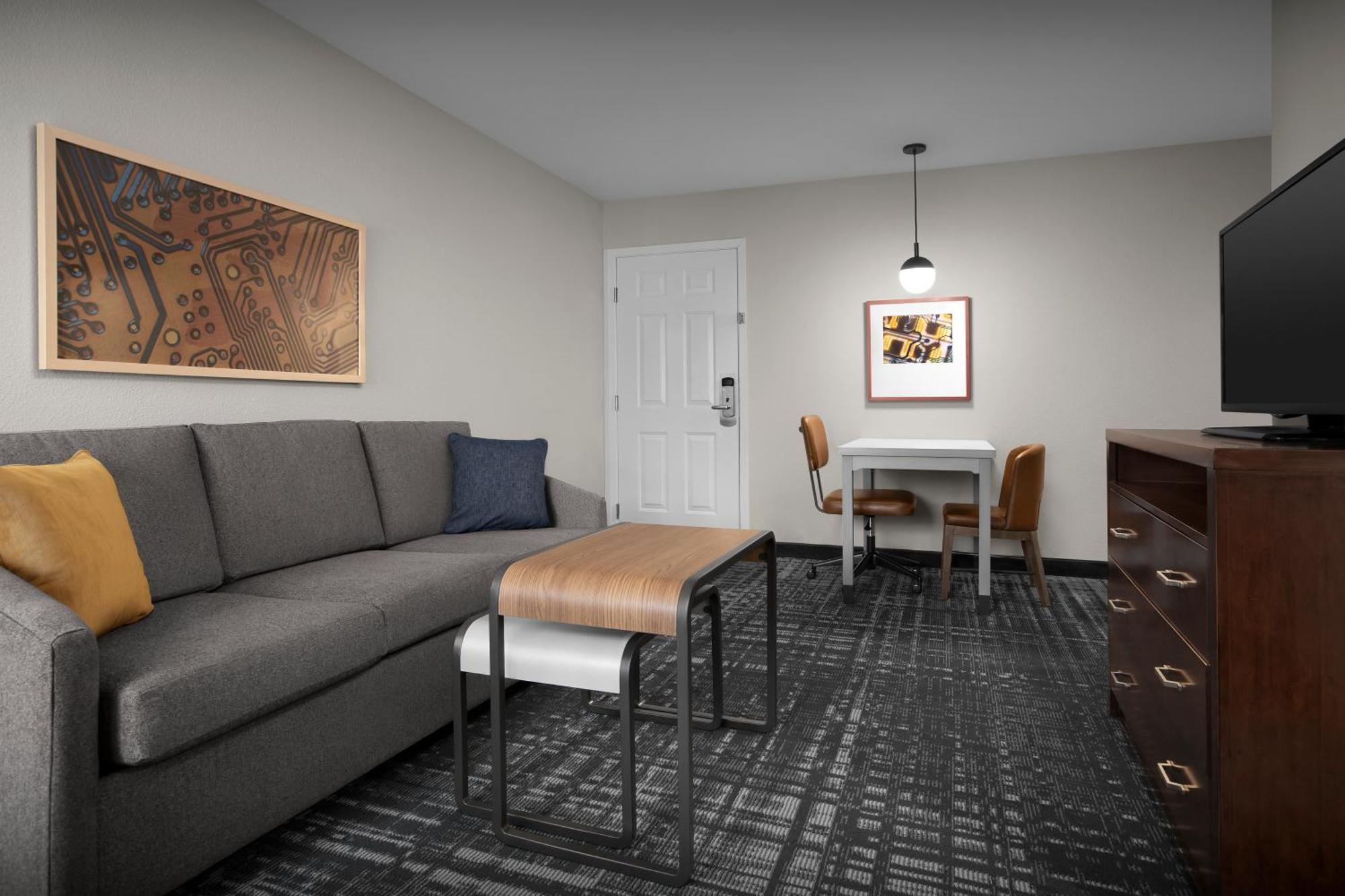 One-Bedroom King Suite Non-Smoking