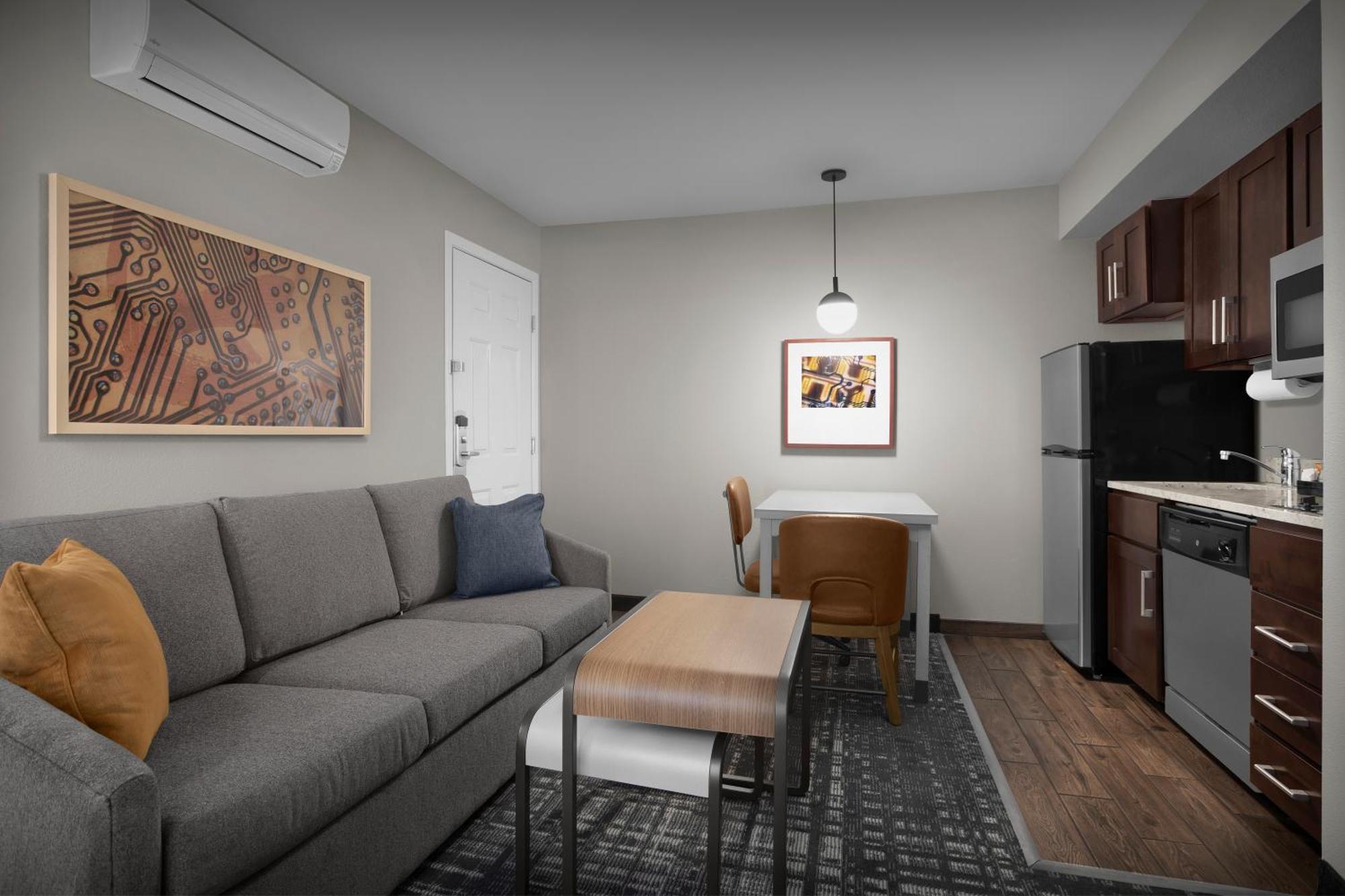 One-Bedroom King Suite Non-Smoking