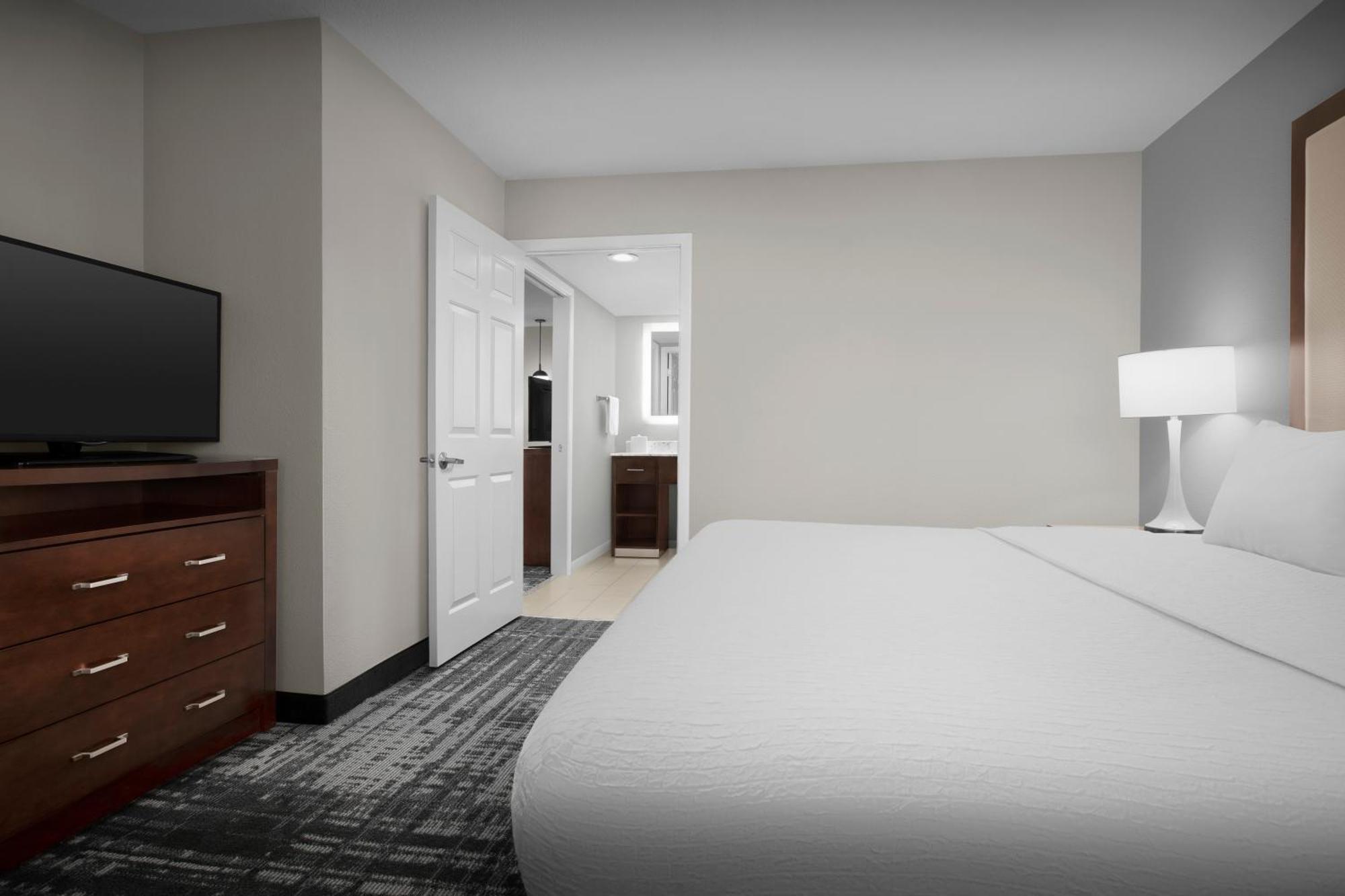 One-Bedroom King Suite Non-Smoking