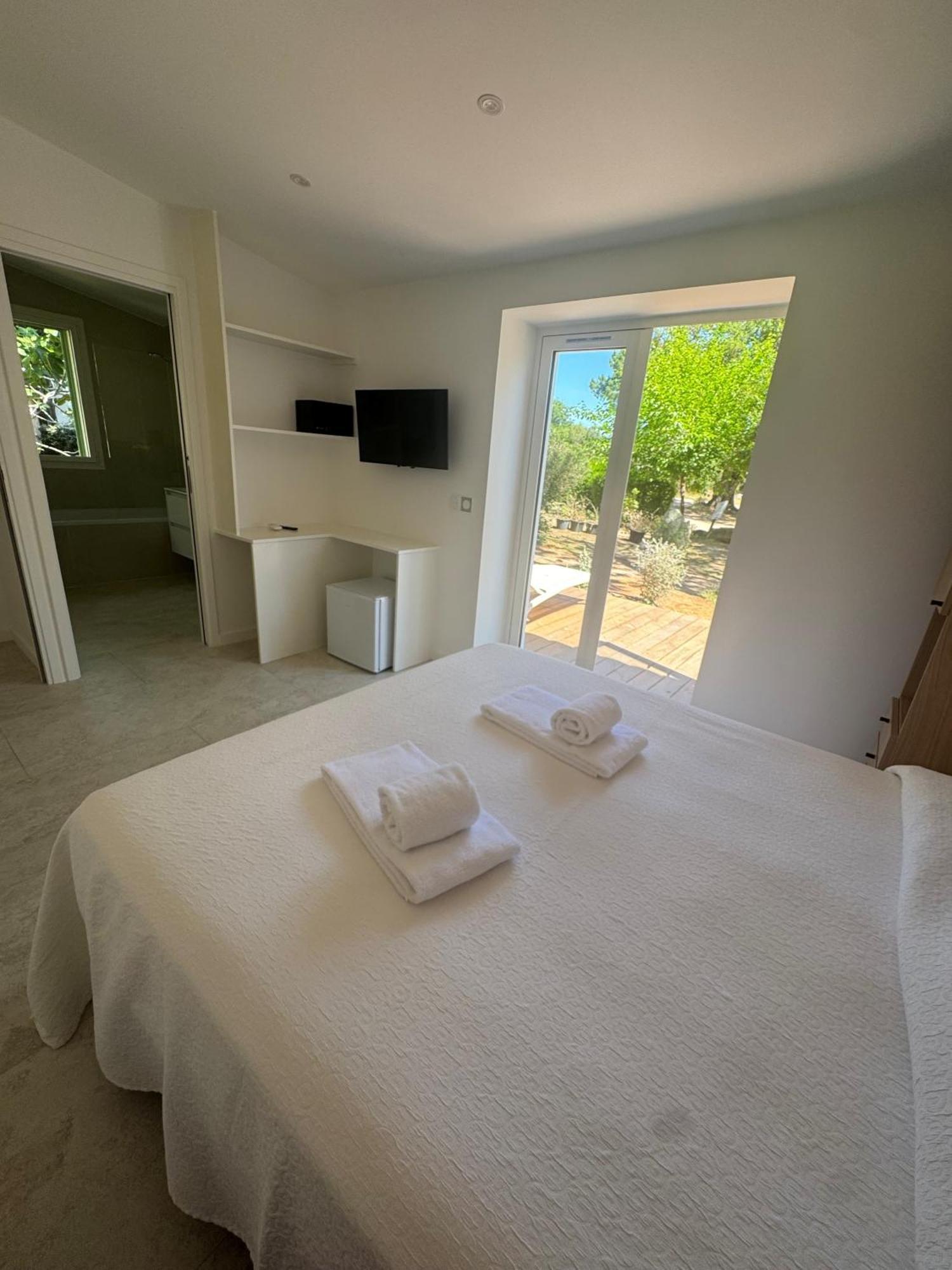 Double Room,1673930095:JPEG