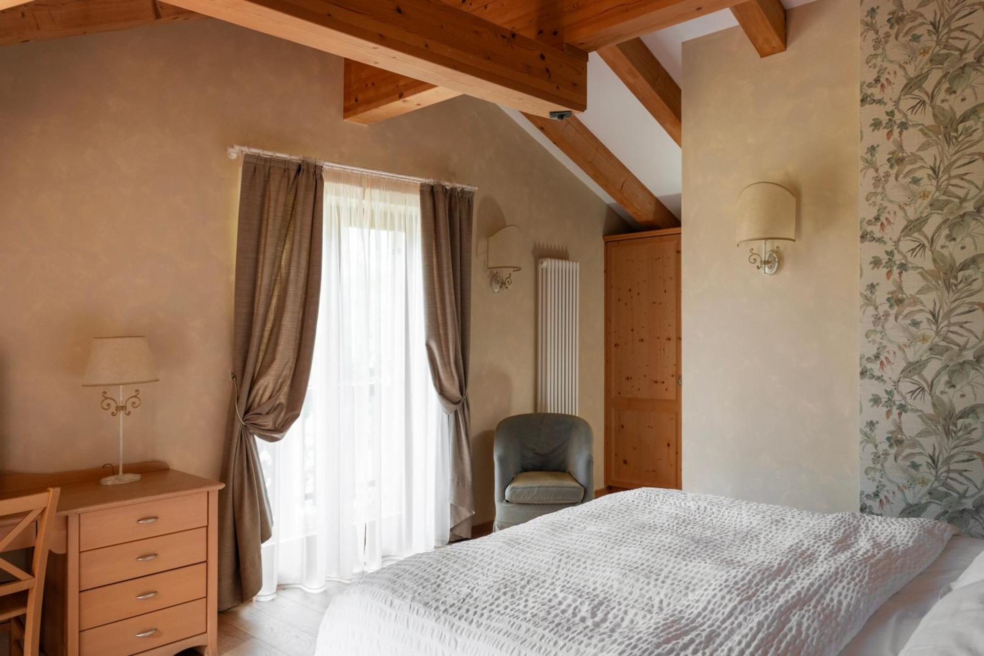 Double Room Lake View