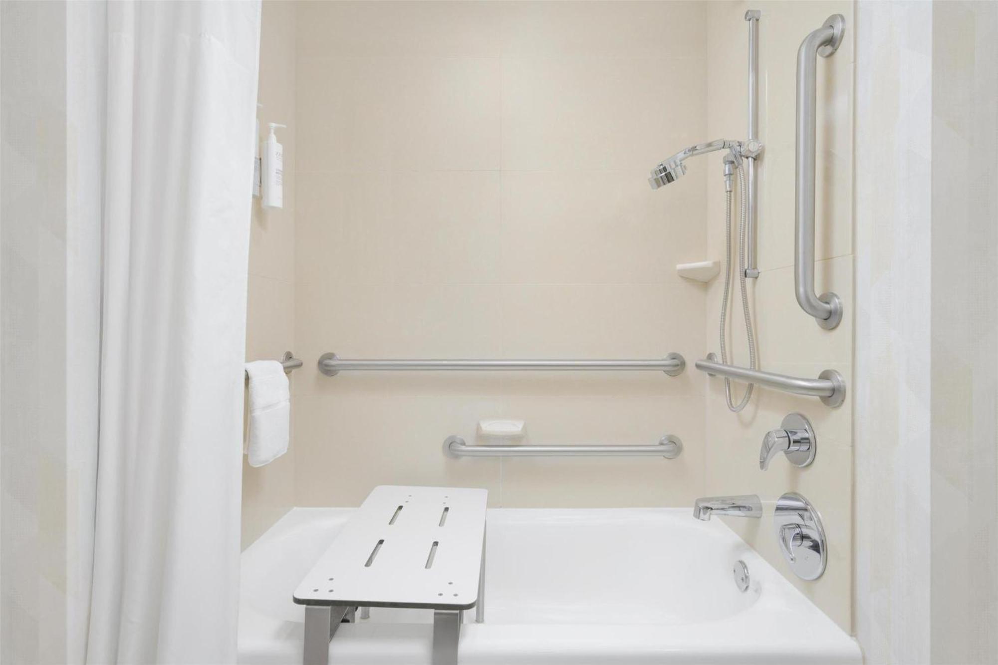 Queen Room Two Queen Beds Mobility Access or Non-Smoking