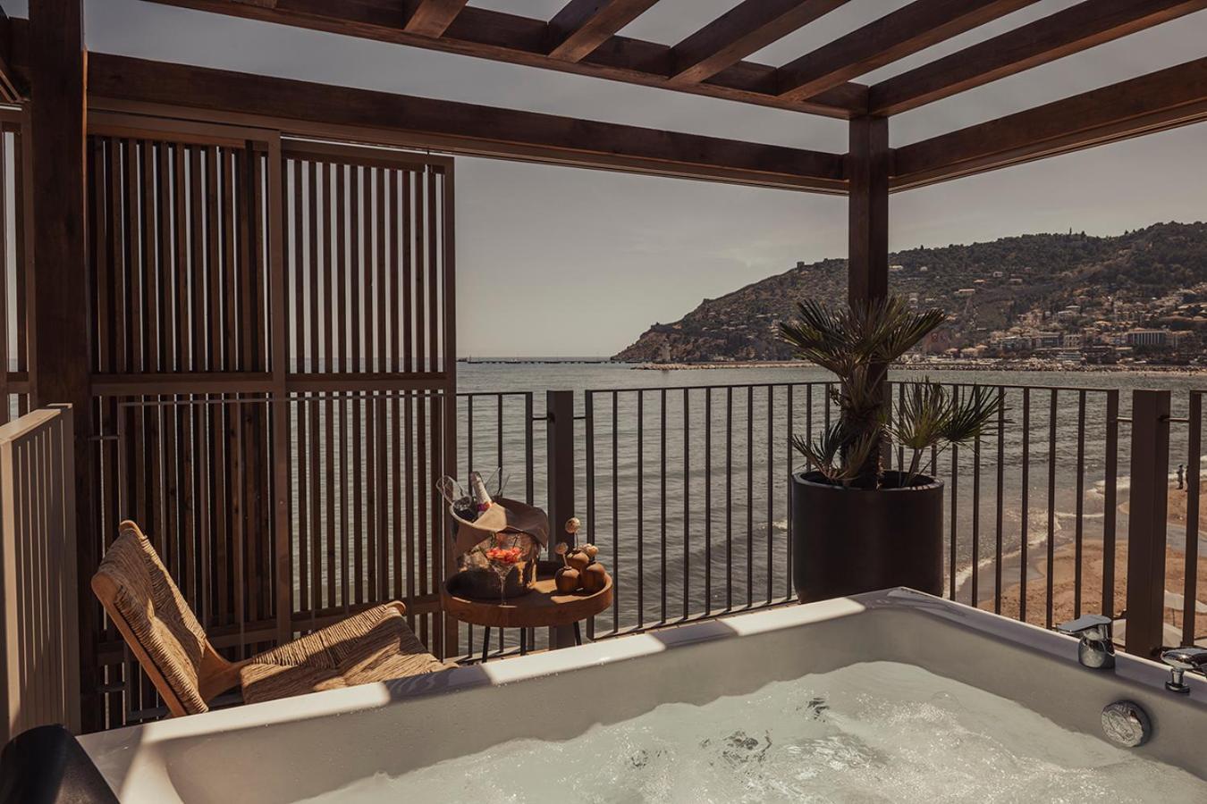 King Suite Sea View