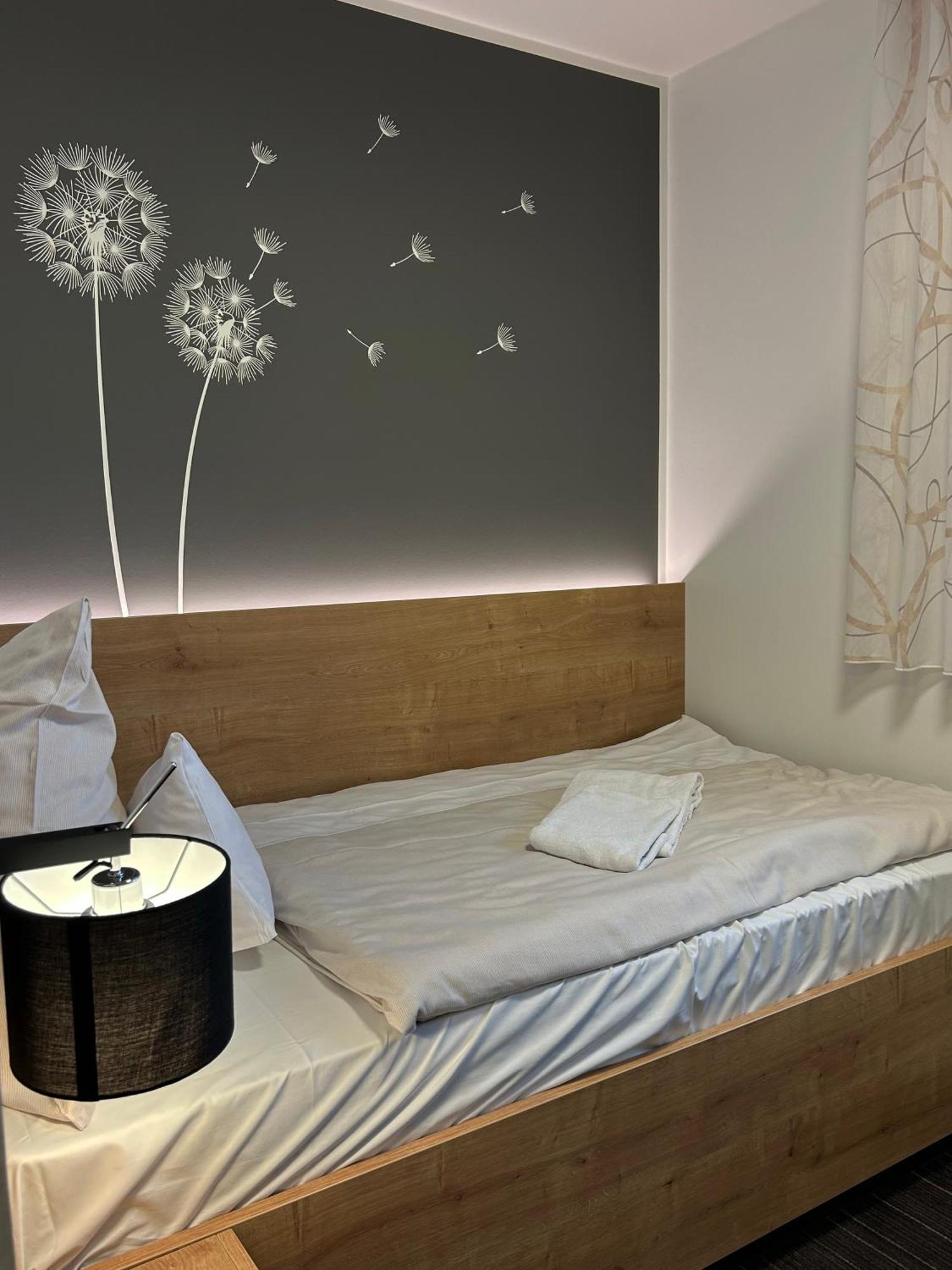 Single Room,1673966209:JPEG