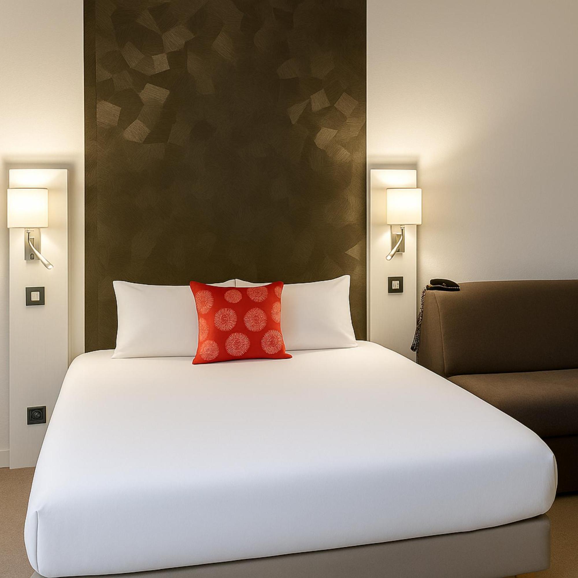 Double Bed Room 1 single sofa