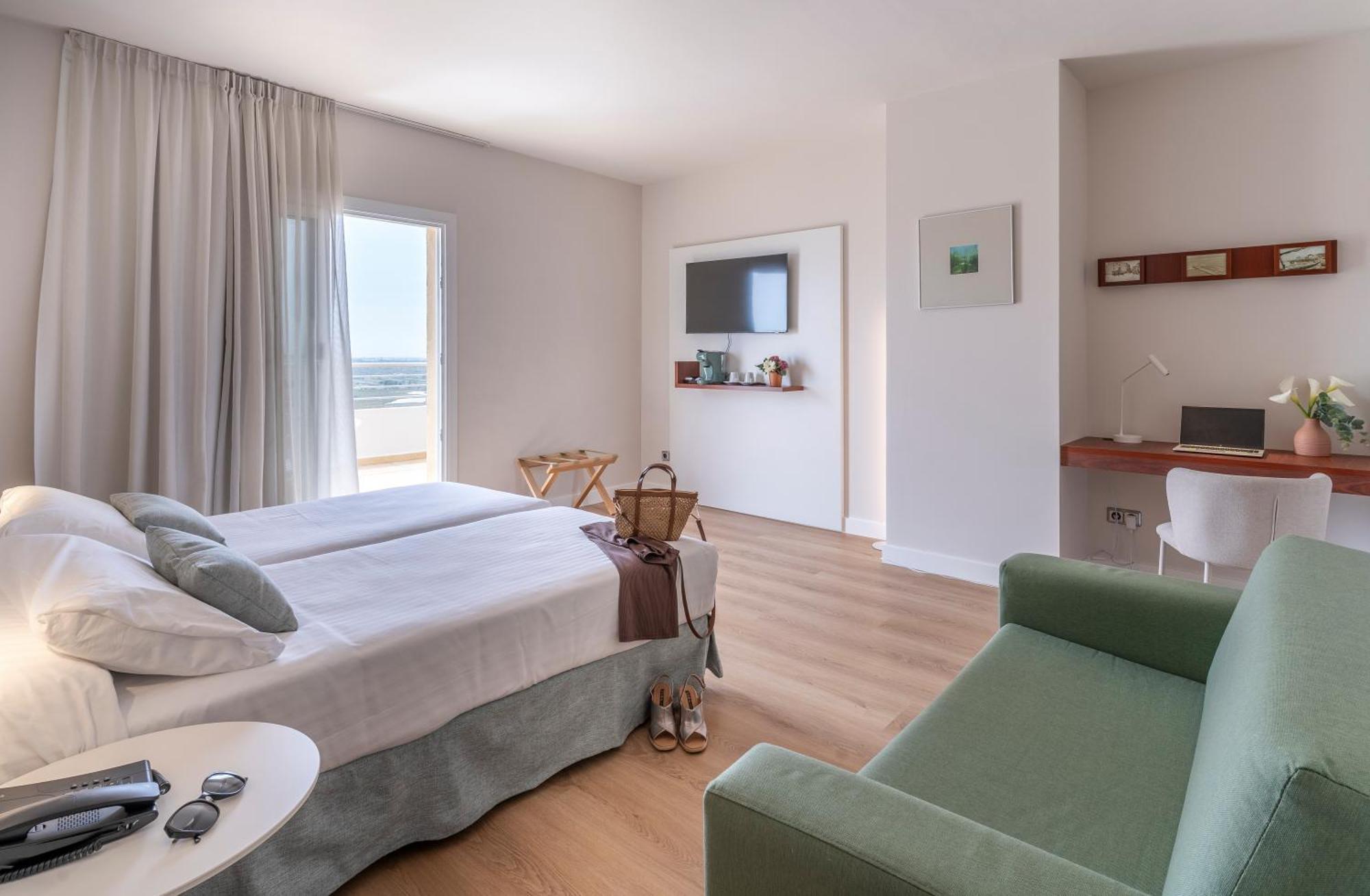 Superior Double Room,1674696705:JPEG