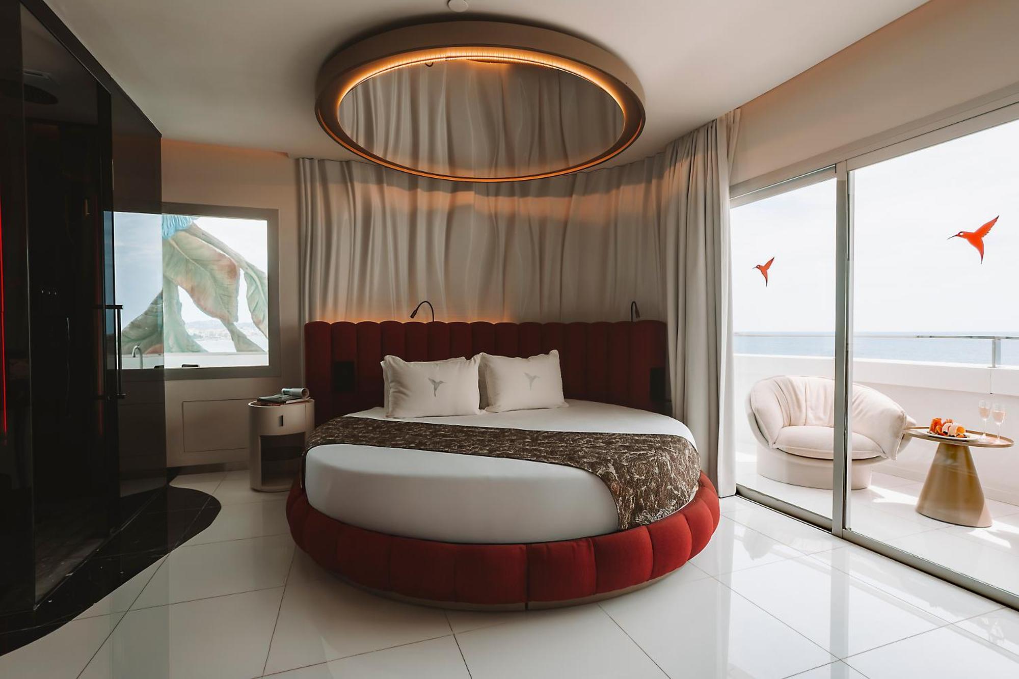 Double Room Fashion Victim Entrance to Ushuaia Club