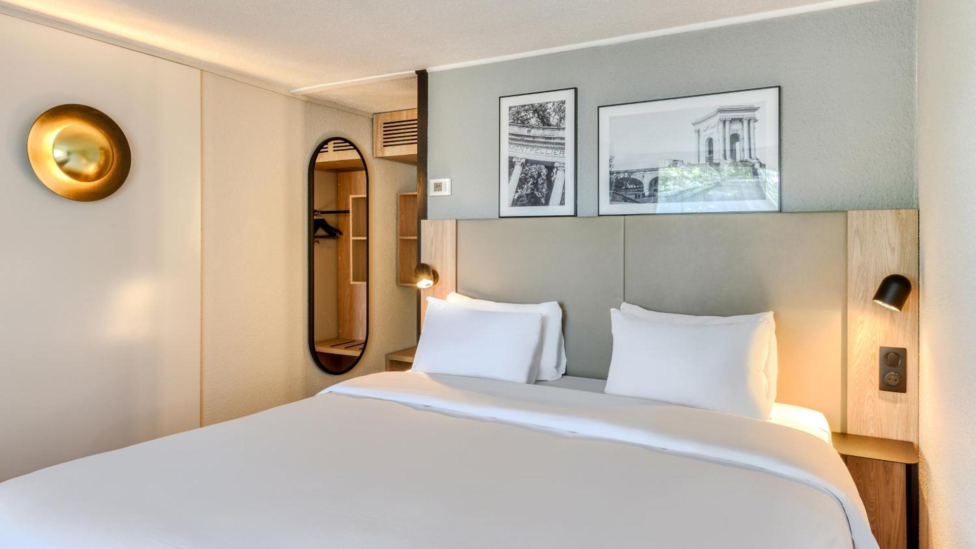 Superior Room 1 King Bed