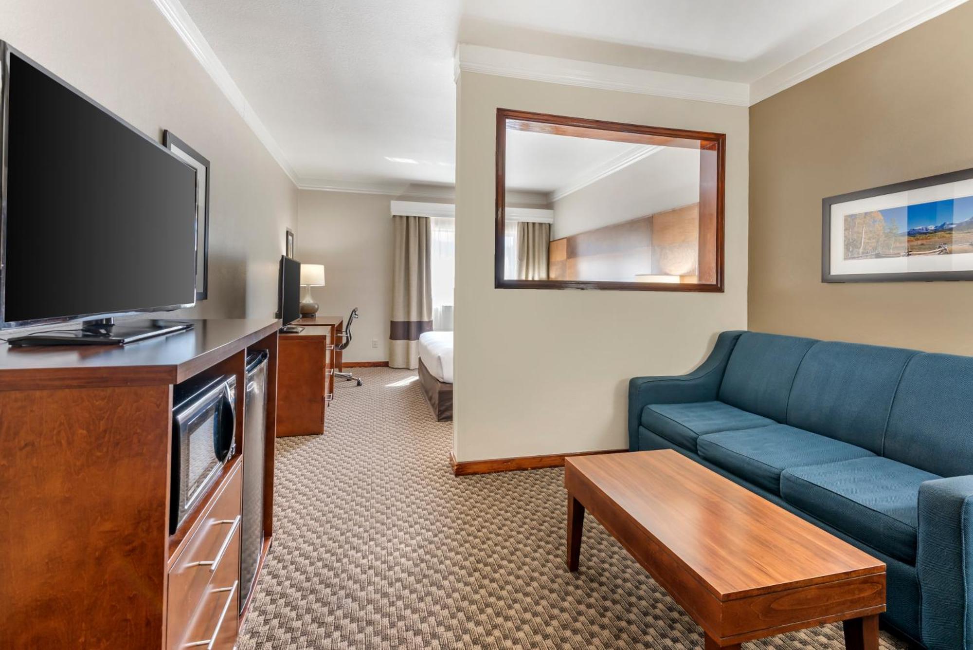 King Suite Accessible or Non-Smoking