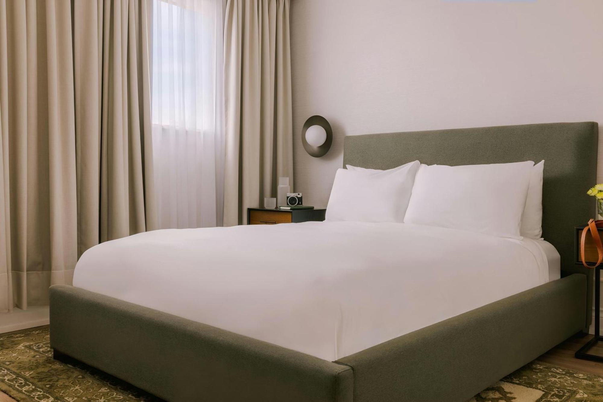 One-Bedroom Apartment Queen Bed Sofa Bed Balcony