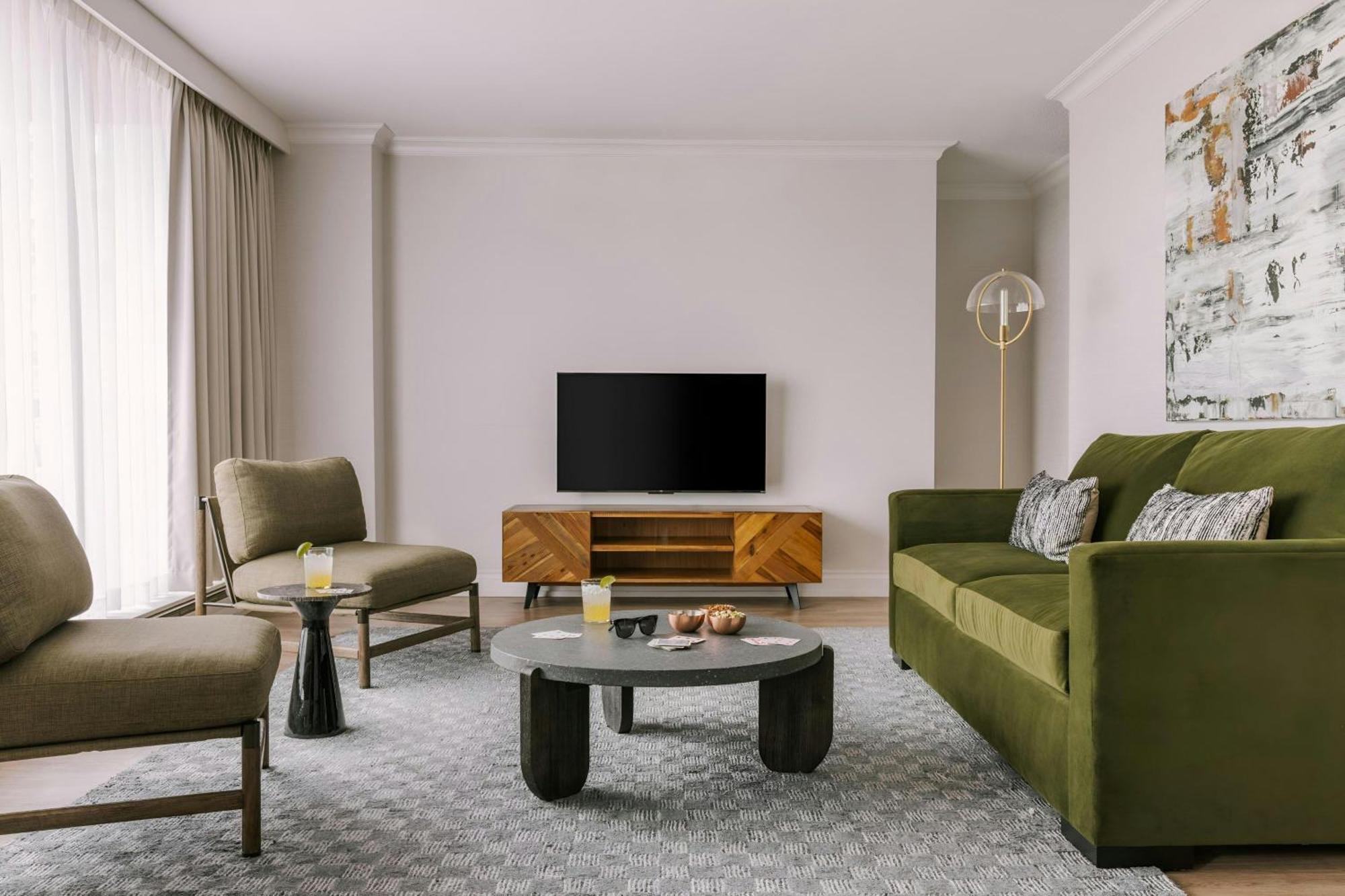One-Bedroom Apartment Queen Bed Sofa Bed Balcony