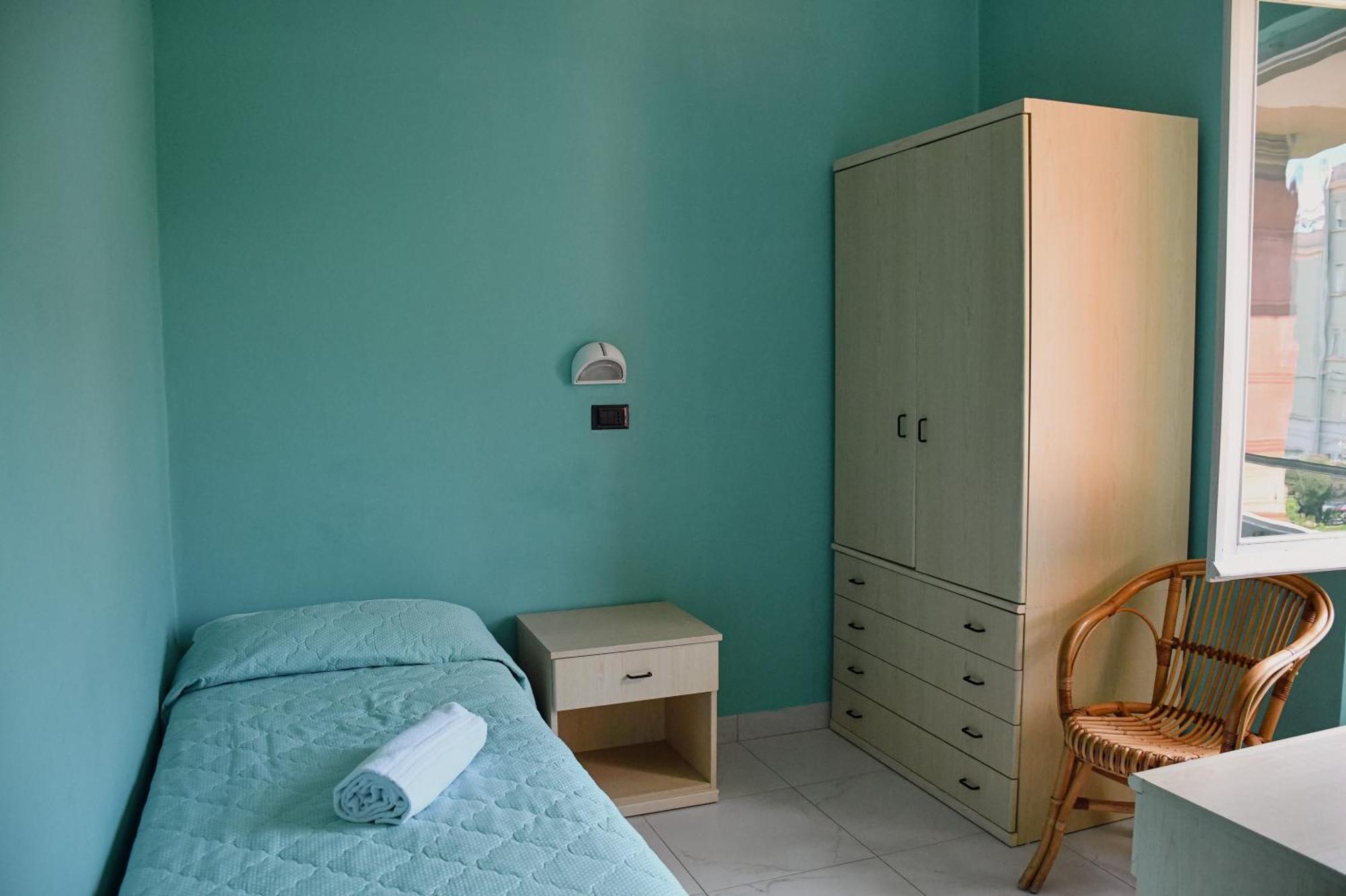 Deluxe Single Room