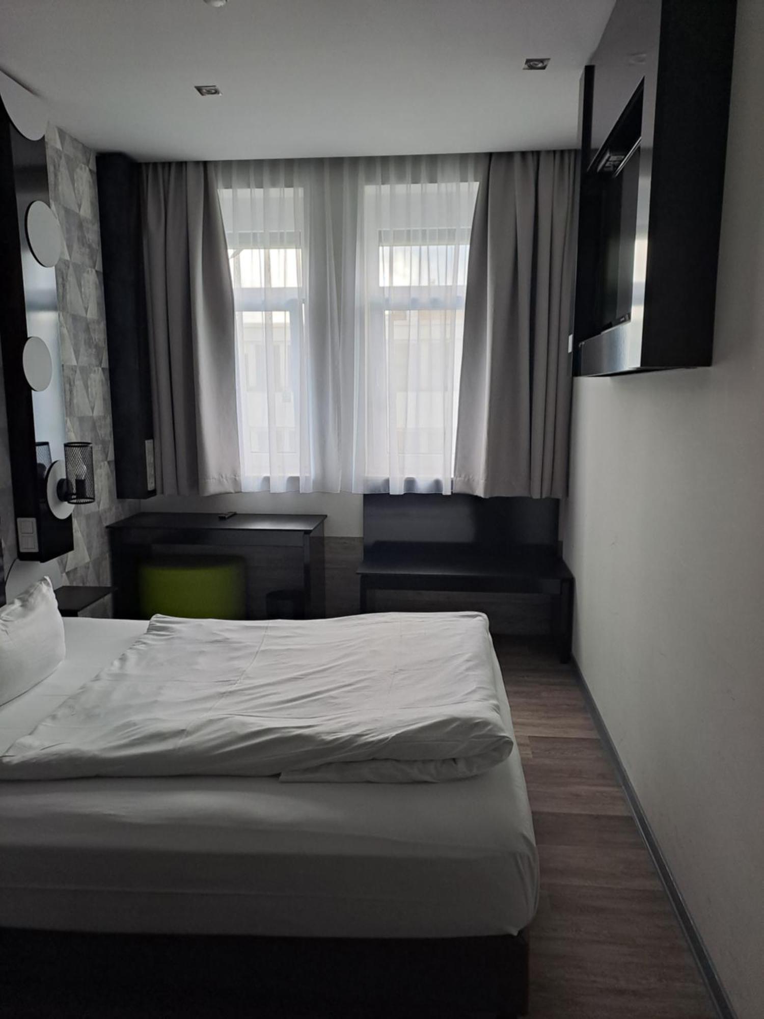 French Cosy Room