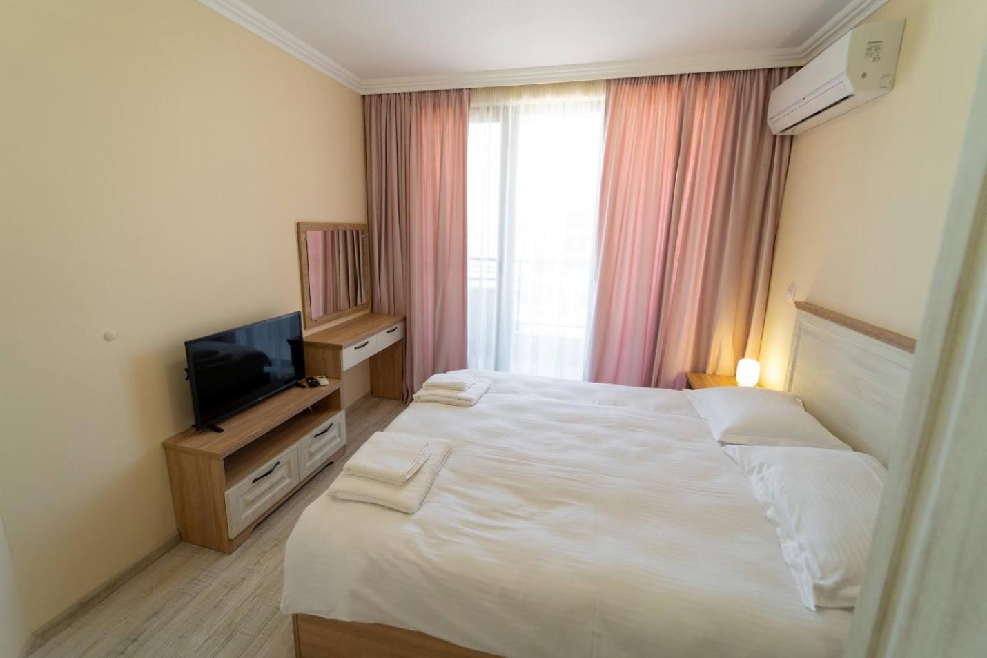 Two-Bedroom Apartment Partial Sea View,1674749015:JPEG