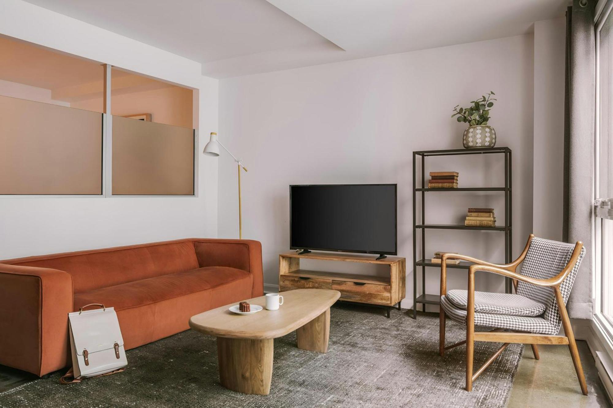 Two-Bedroom Apartment Two Queen Beds