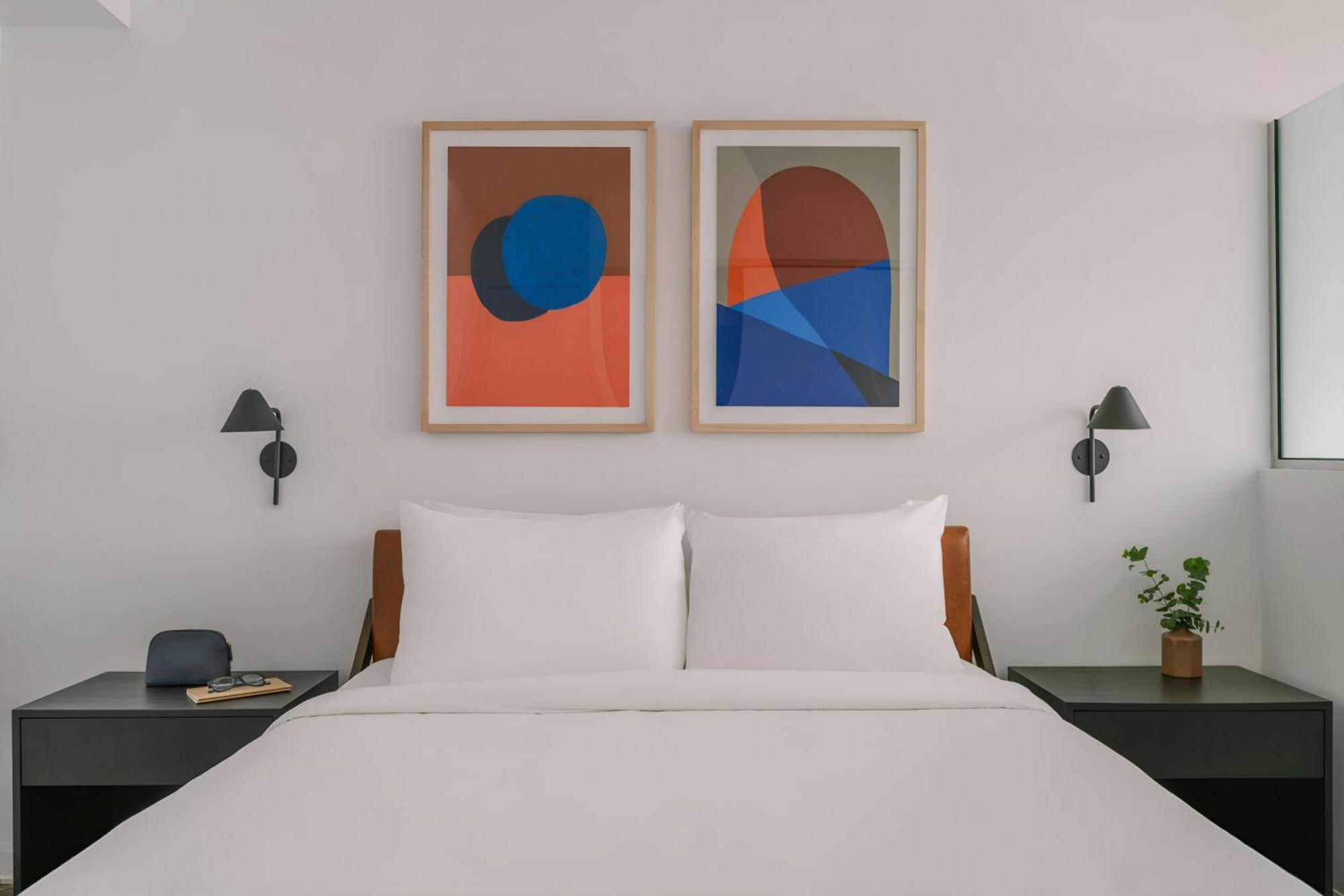 Two-Bedroom Apartment Two Queen Beds