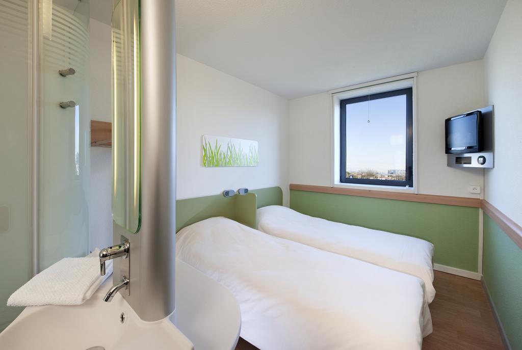 Twin Room,981574327:JPEG