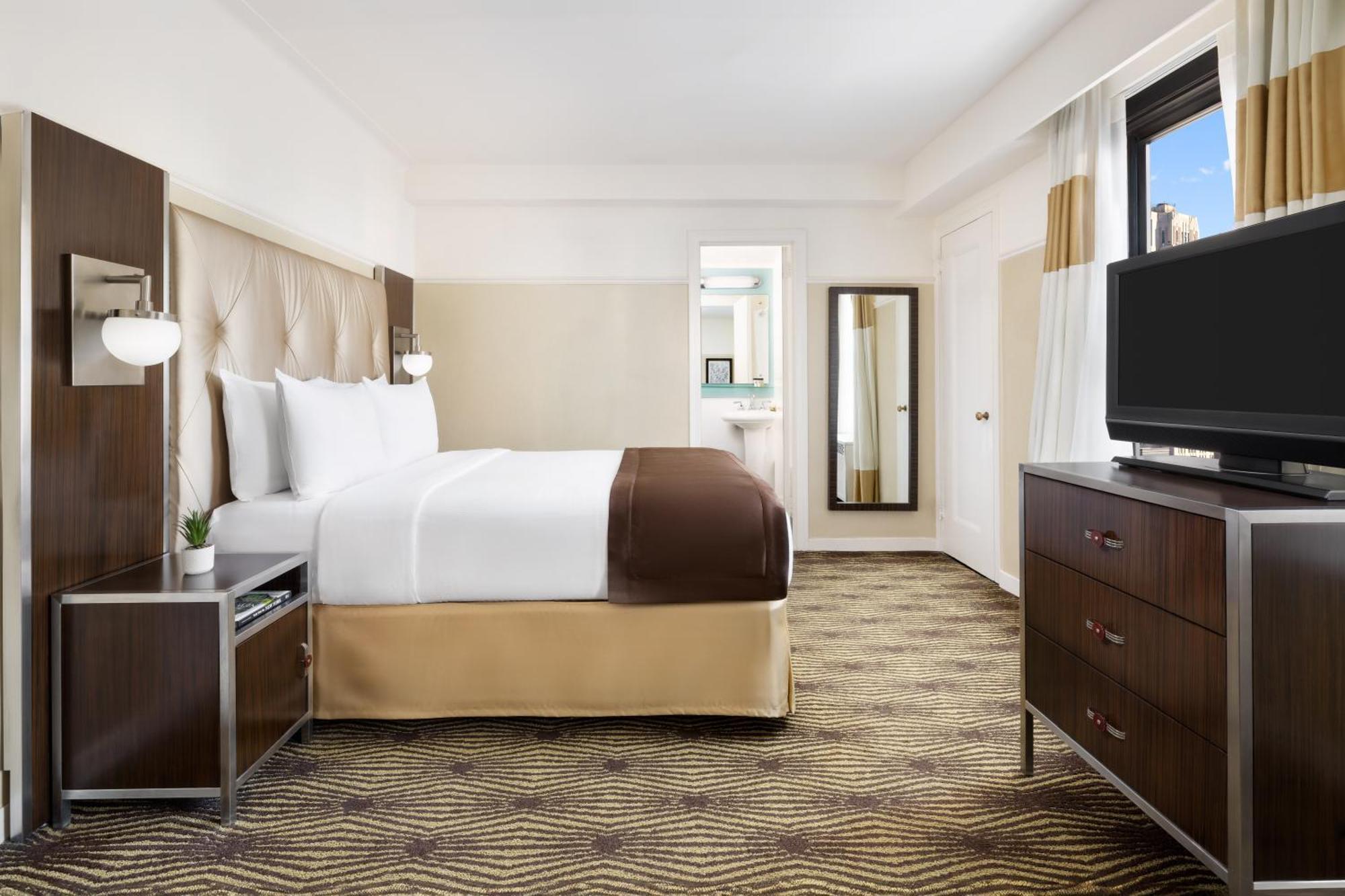 Standard Queen Room