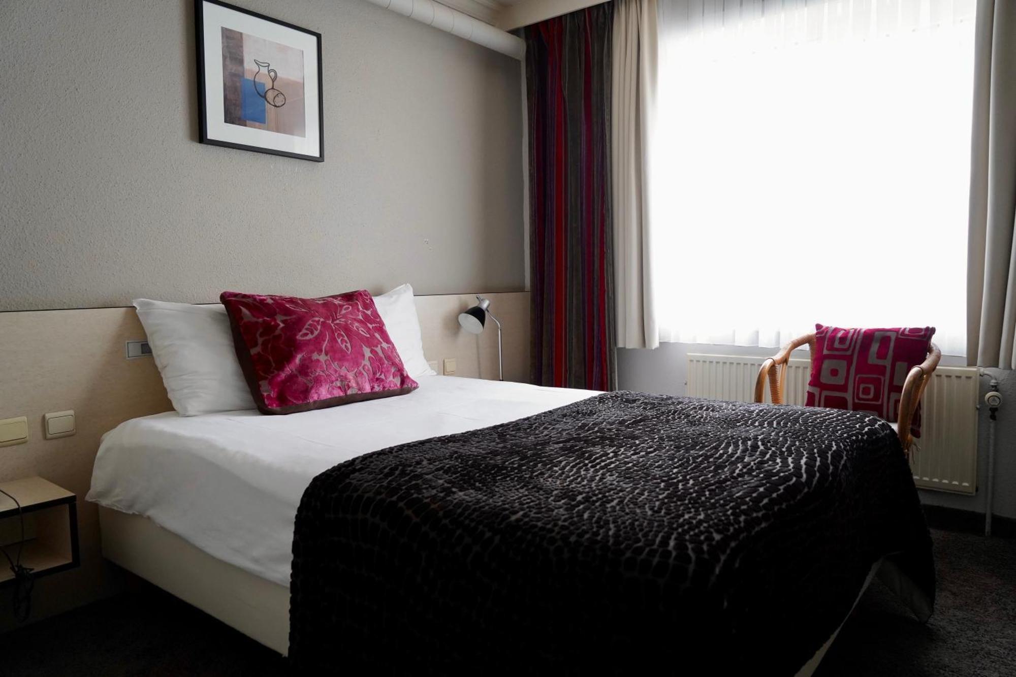 Small Single Room,1765798979:JPEG
