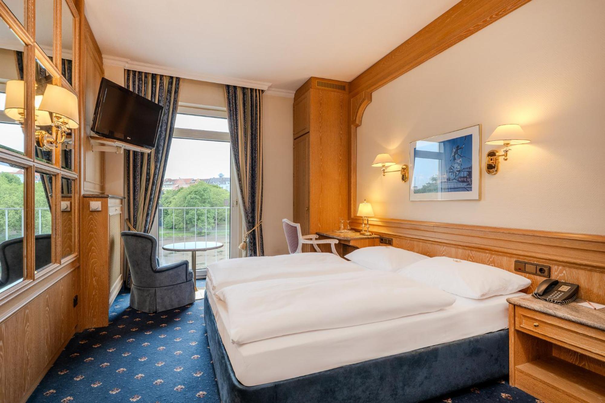 Standard Double Room Lake View
