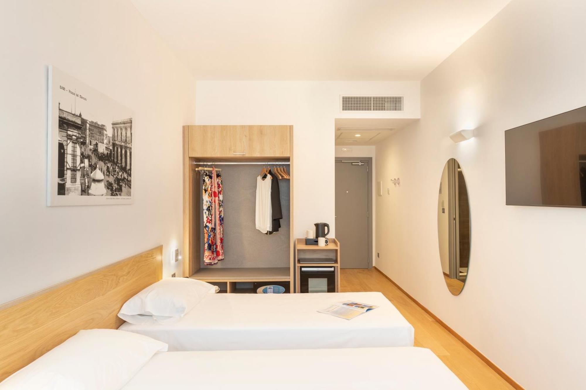 Double or Twin Room Shower,1675797389:JPEG