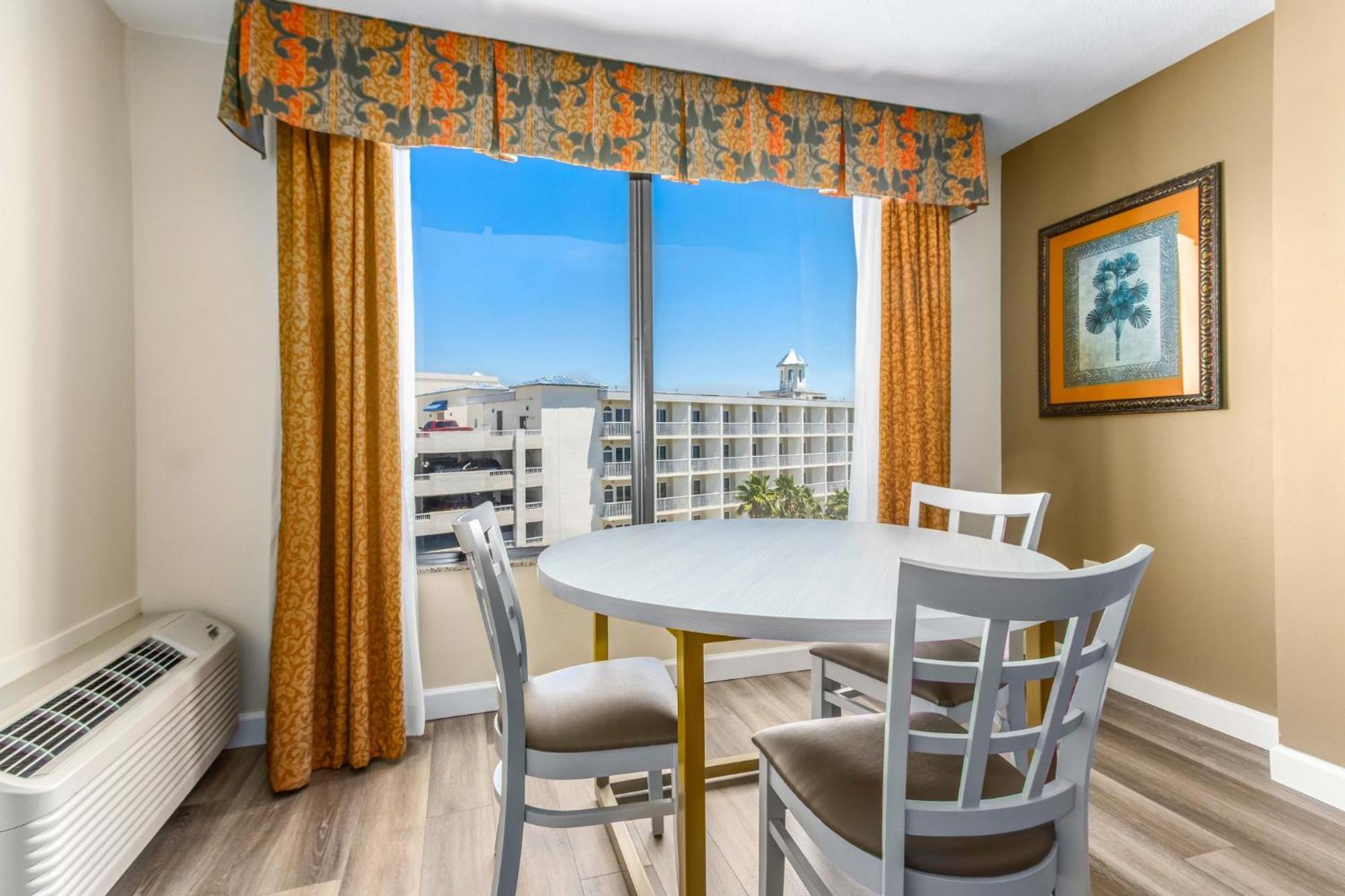 One-Bedroom Suite Balcony City VIew
