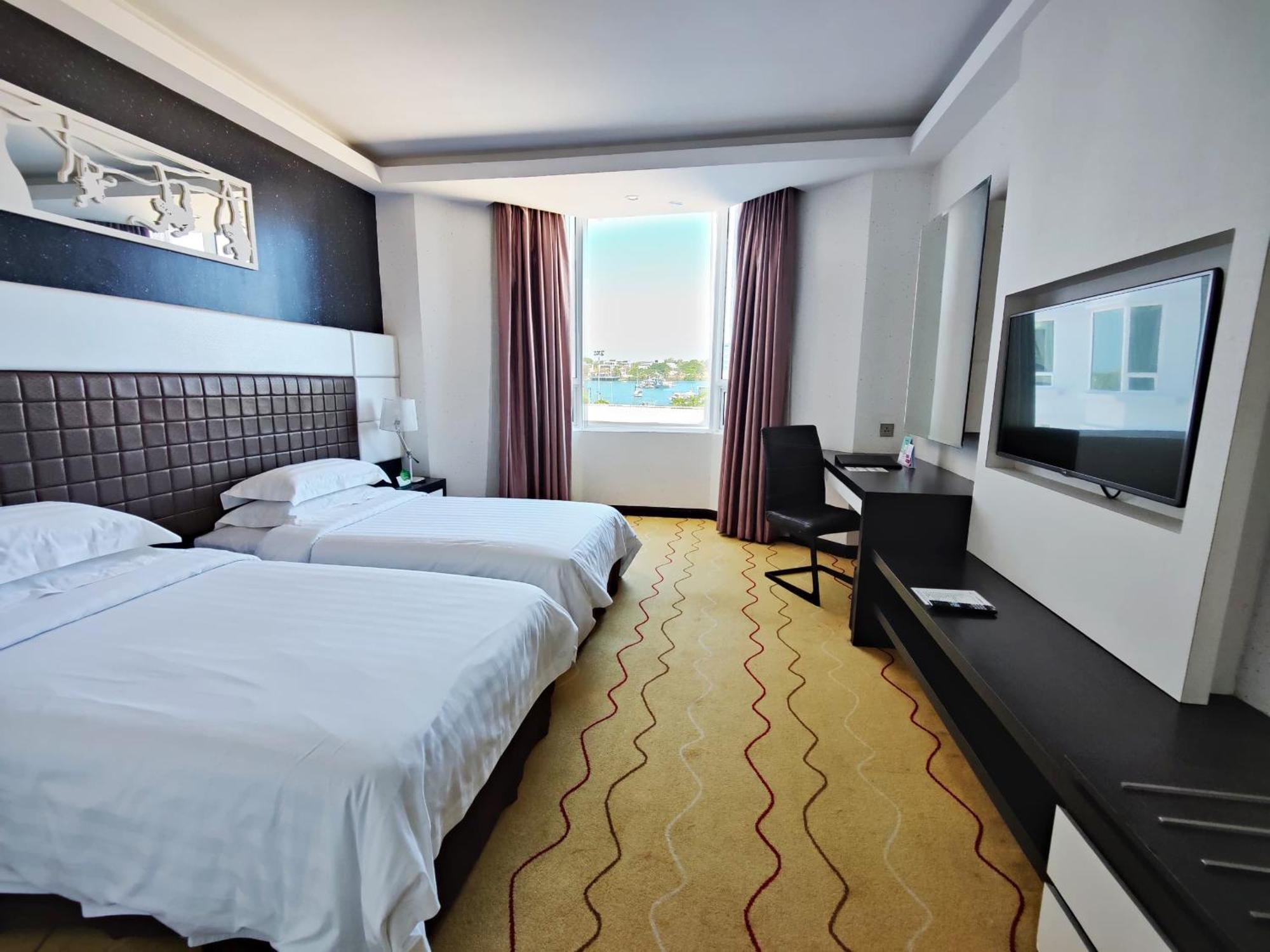 Deluxe King Room Partial Sea View,520709475:JPEG