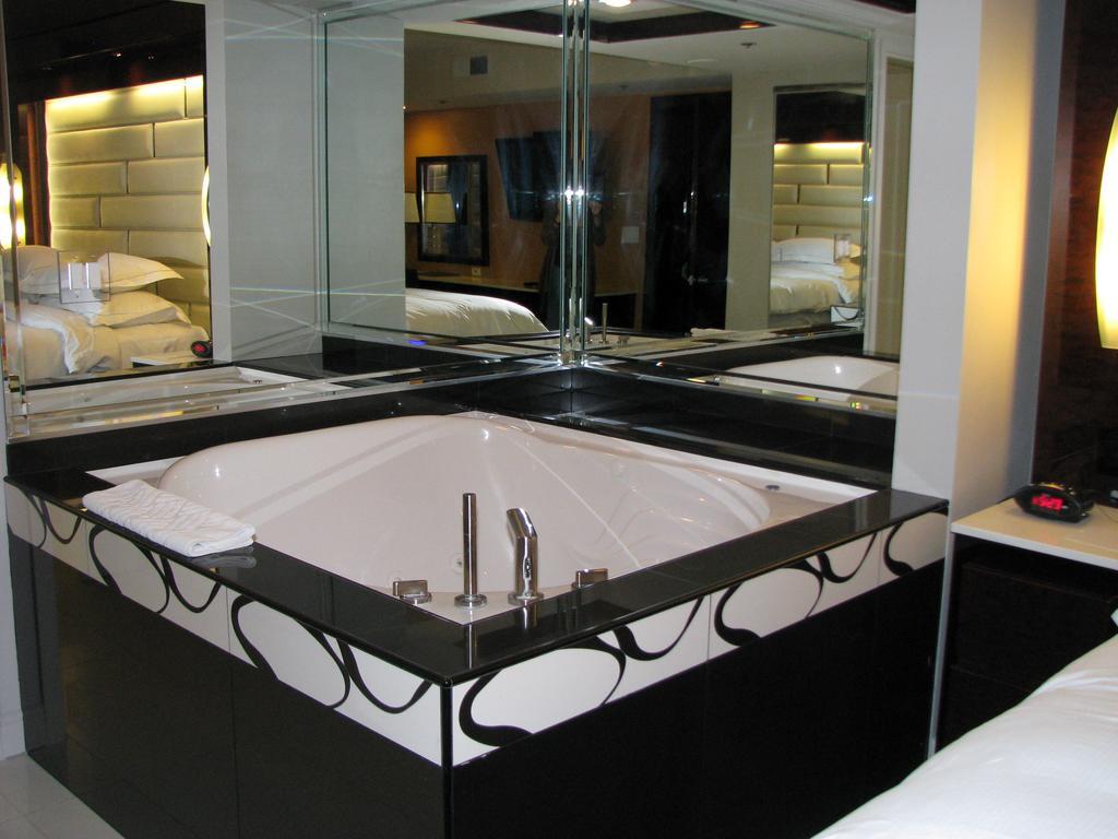 One-Bedroom Suite Kitchen