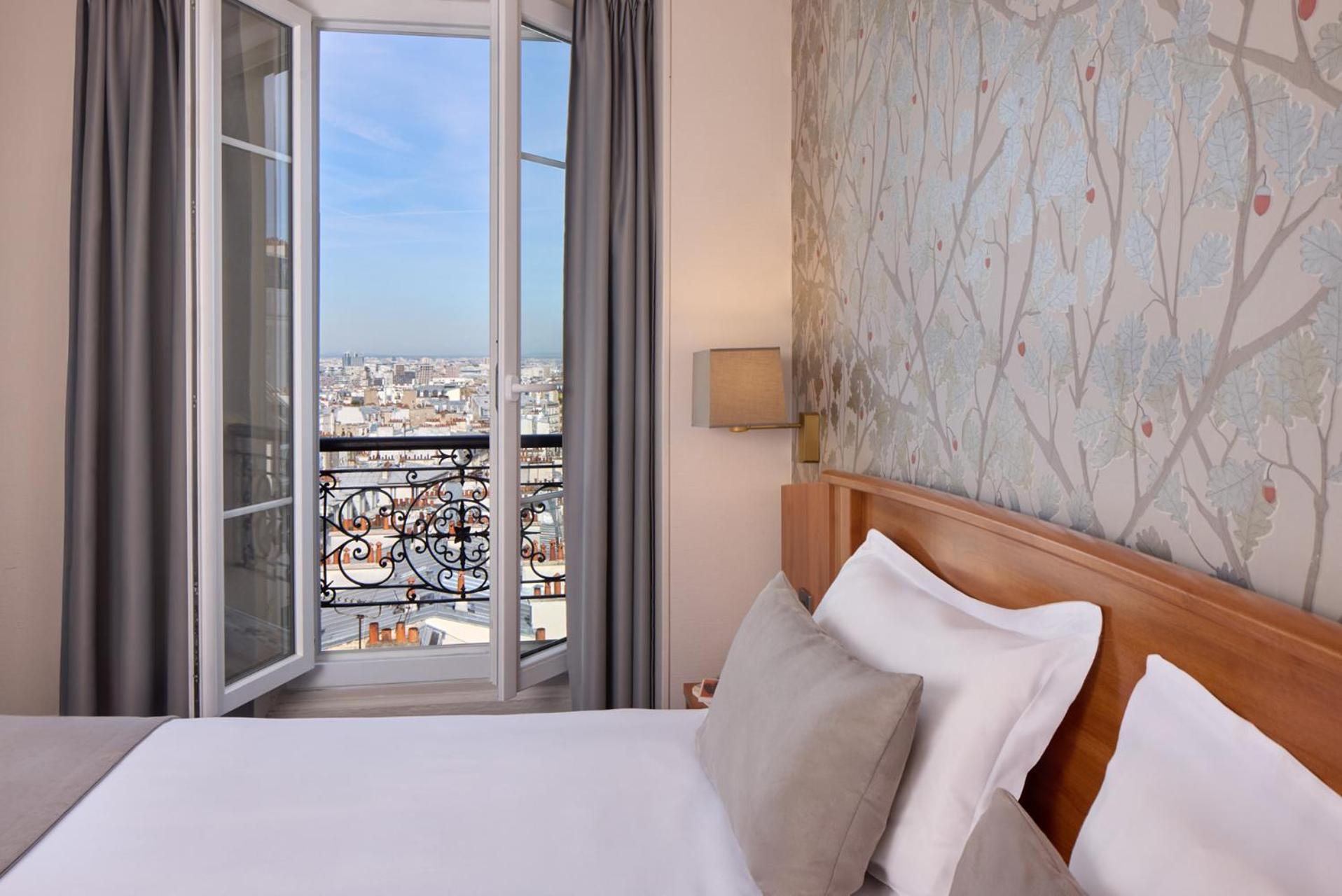 Superior double Room Paris view