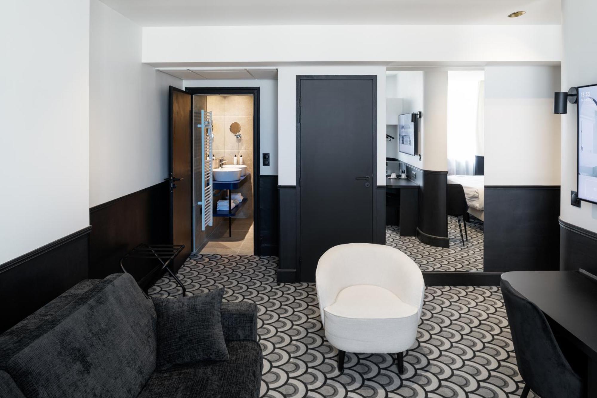 Deluxe Suite