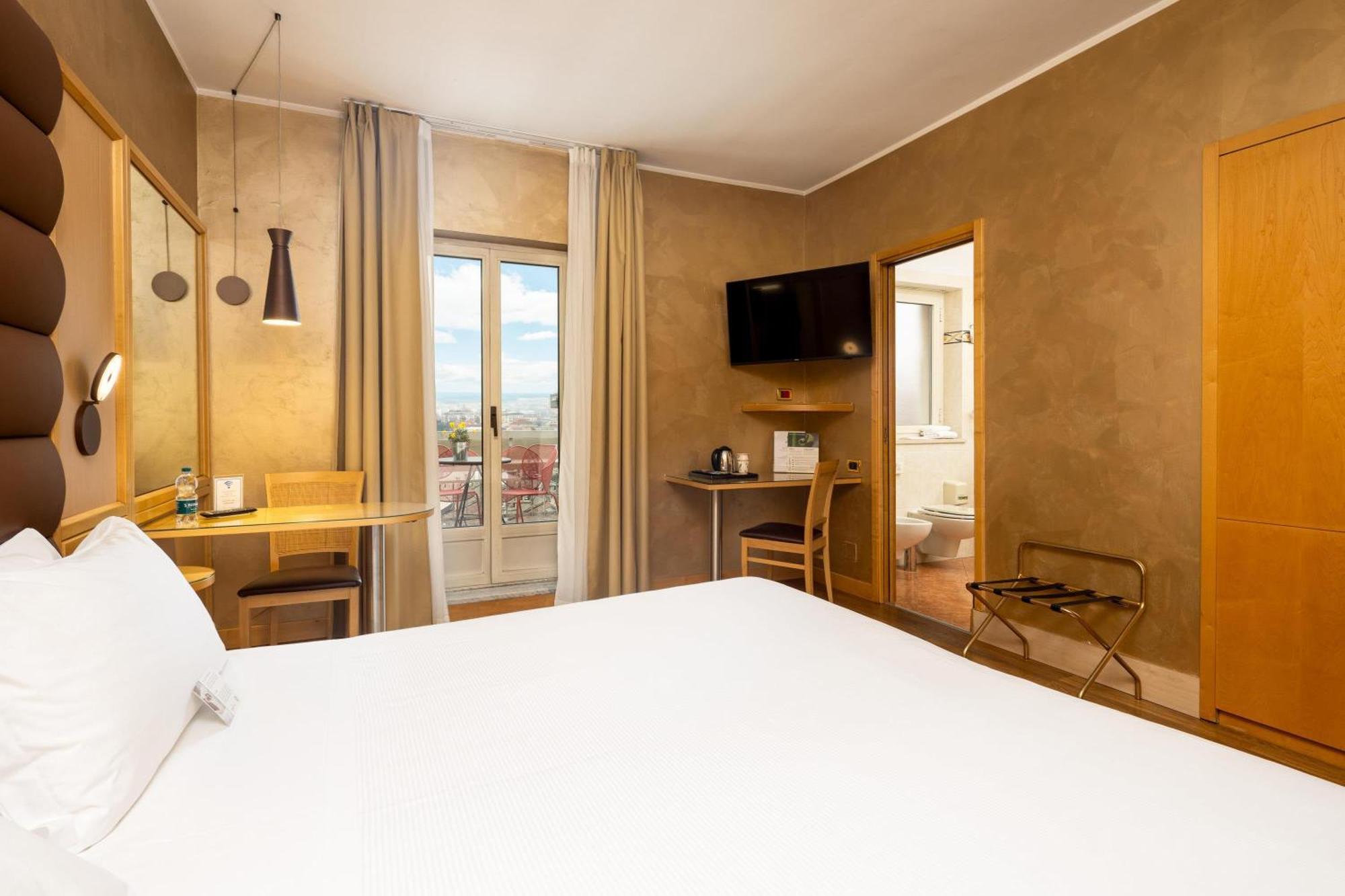 Superior Queen Room View