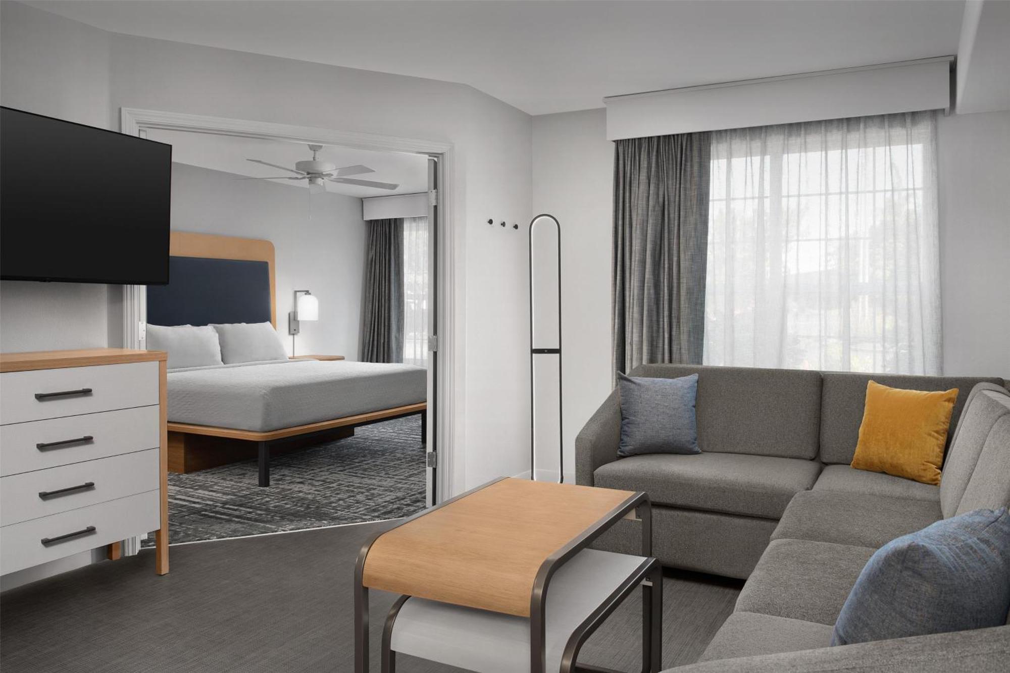 One-Bedroom King Suite Non-Smoking