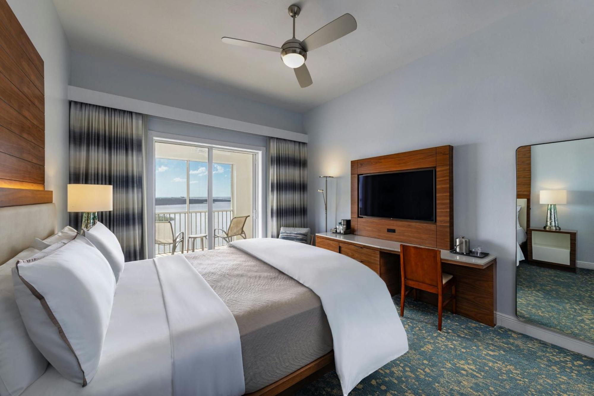 Deluxe King Room