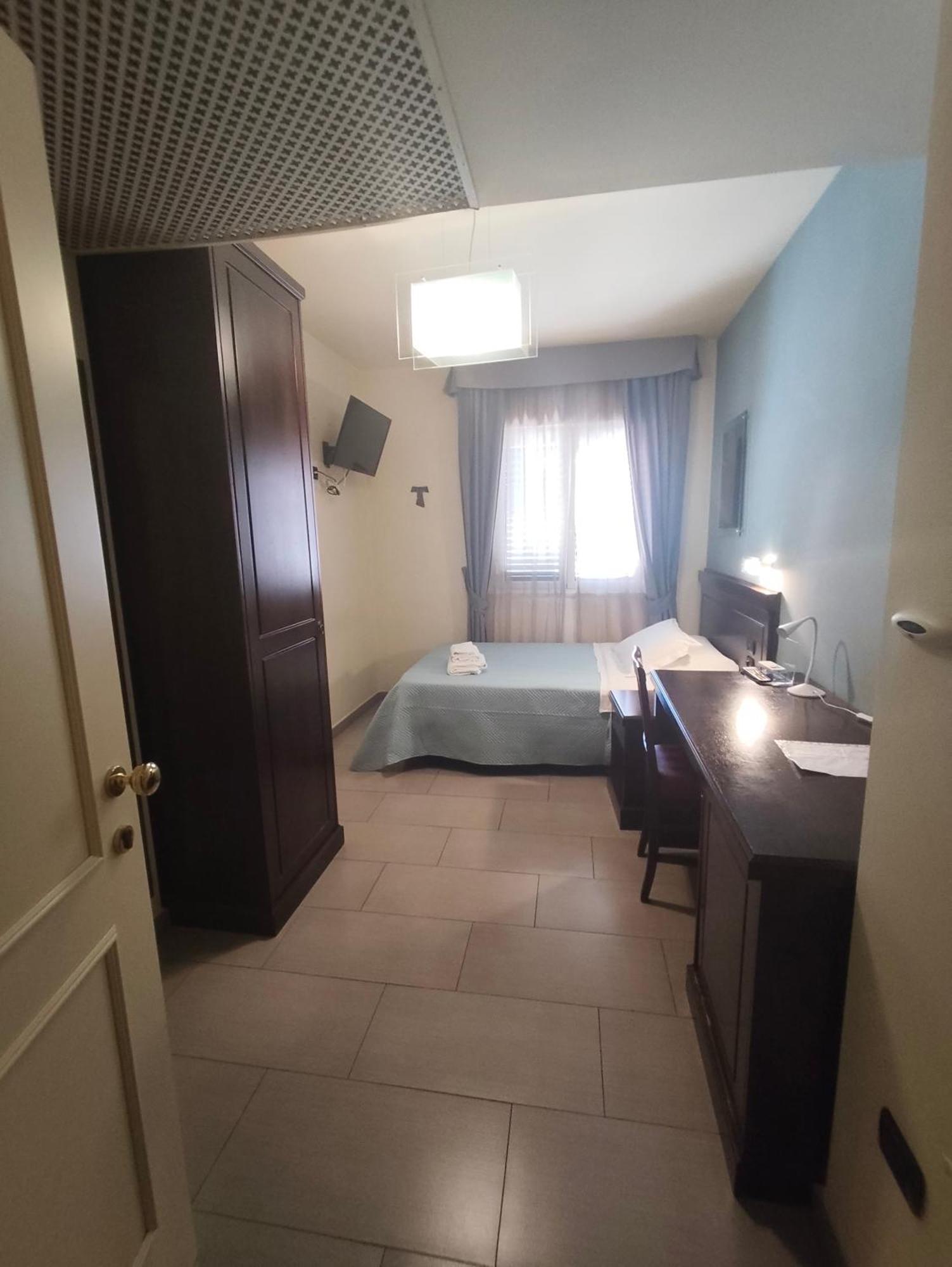 Single Room,1676739535:JPEG