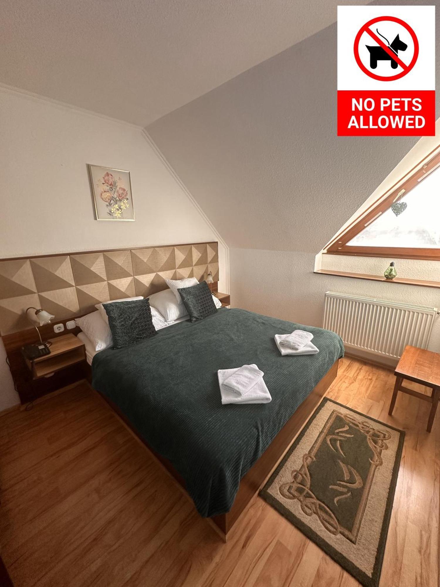 Standard Double Room,1688817082:JPEG