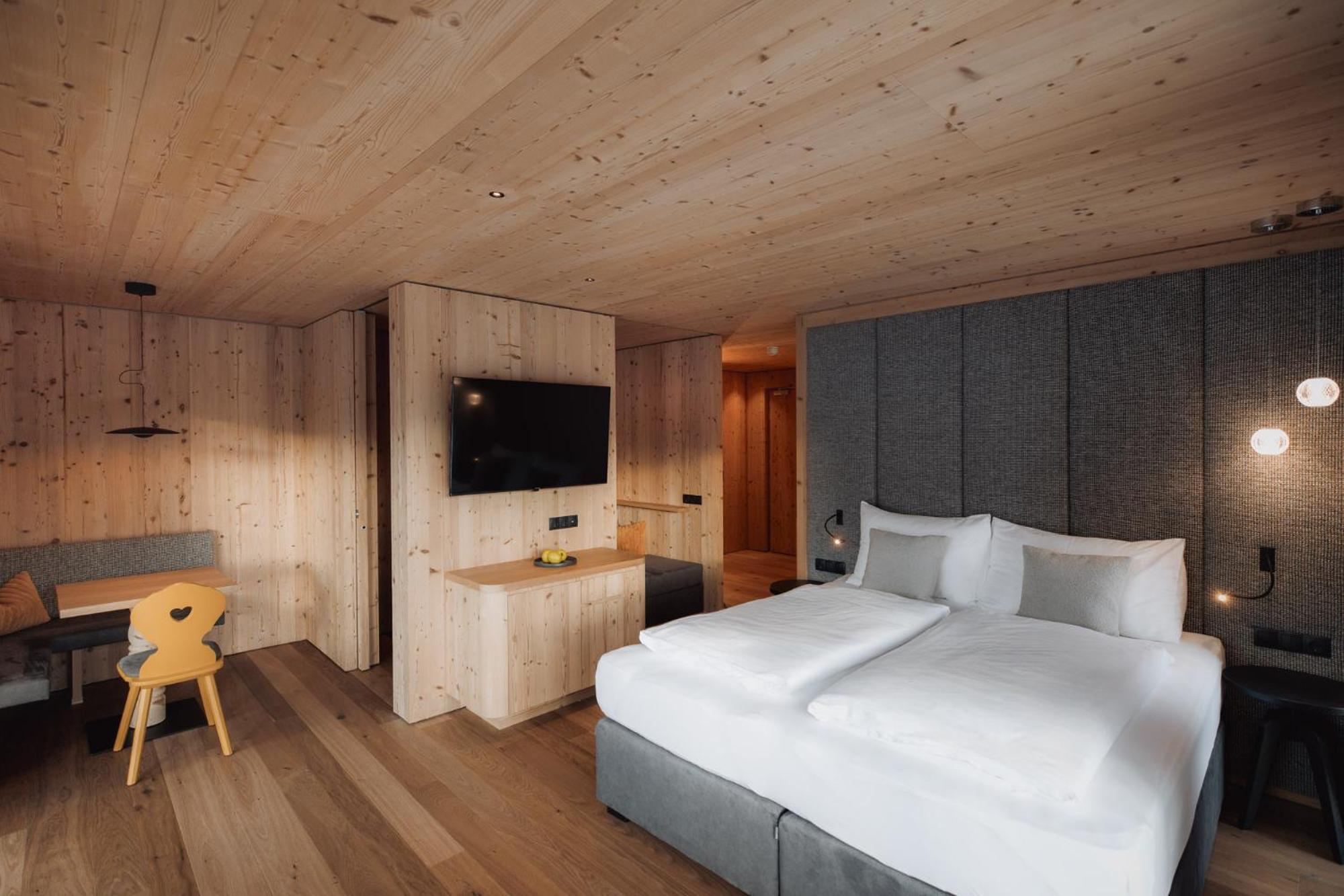 Junior Suite Mountain View