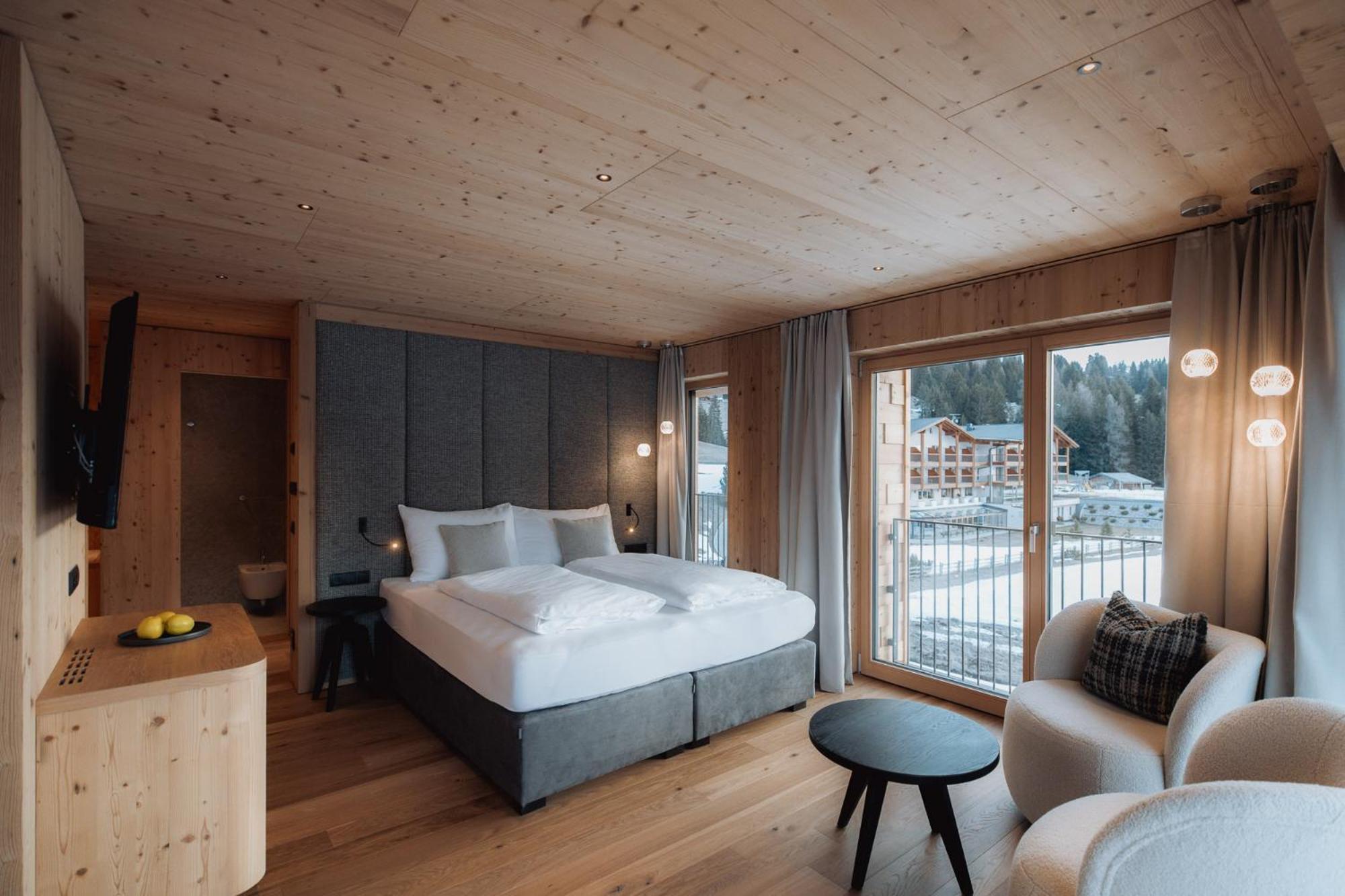 Junior Suite Mountain View