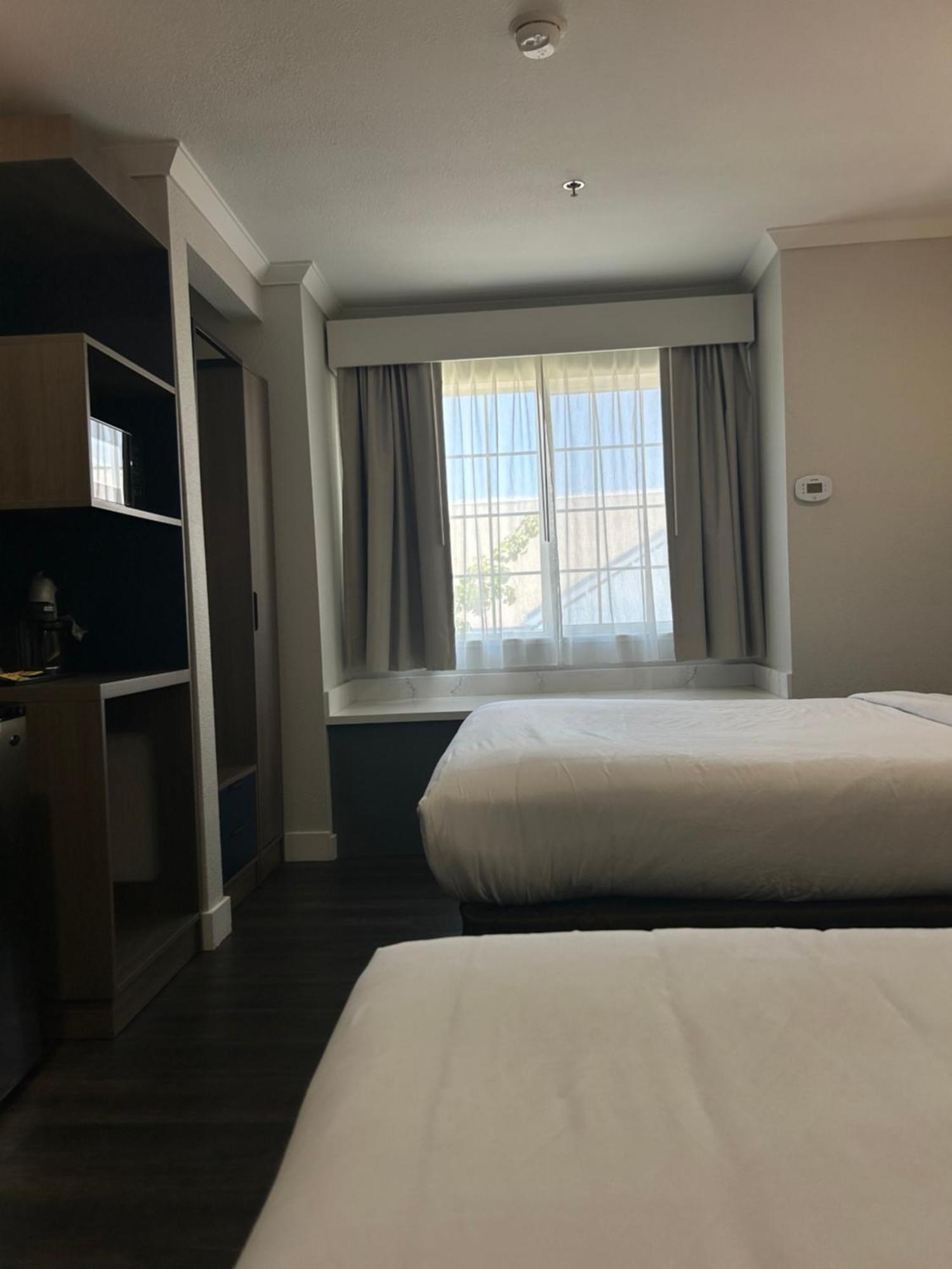 Quadruple Room Two Queen Beds Non Smoking