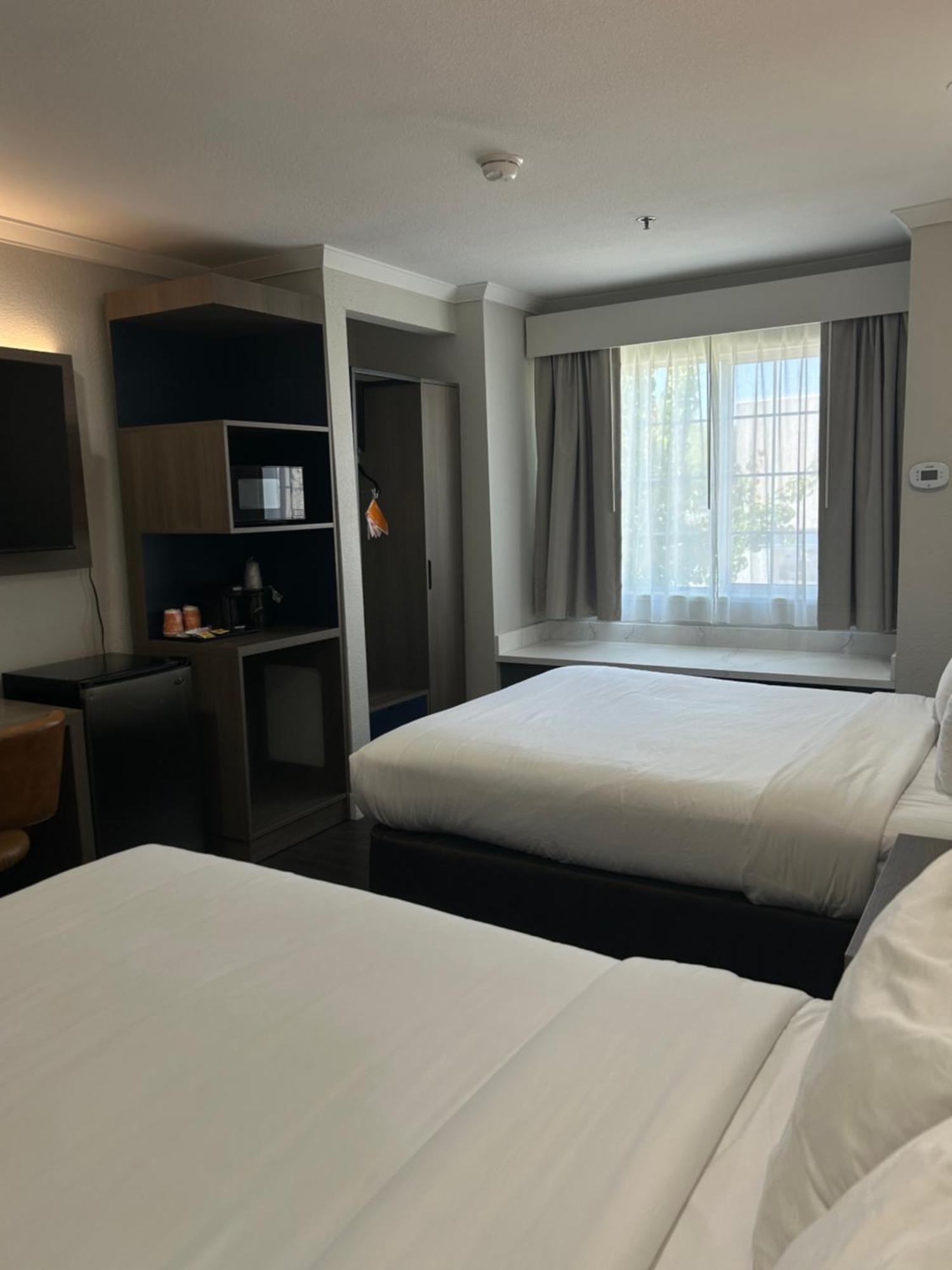 Quadruple Room Two Queen Beds Non Smoking