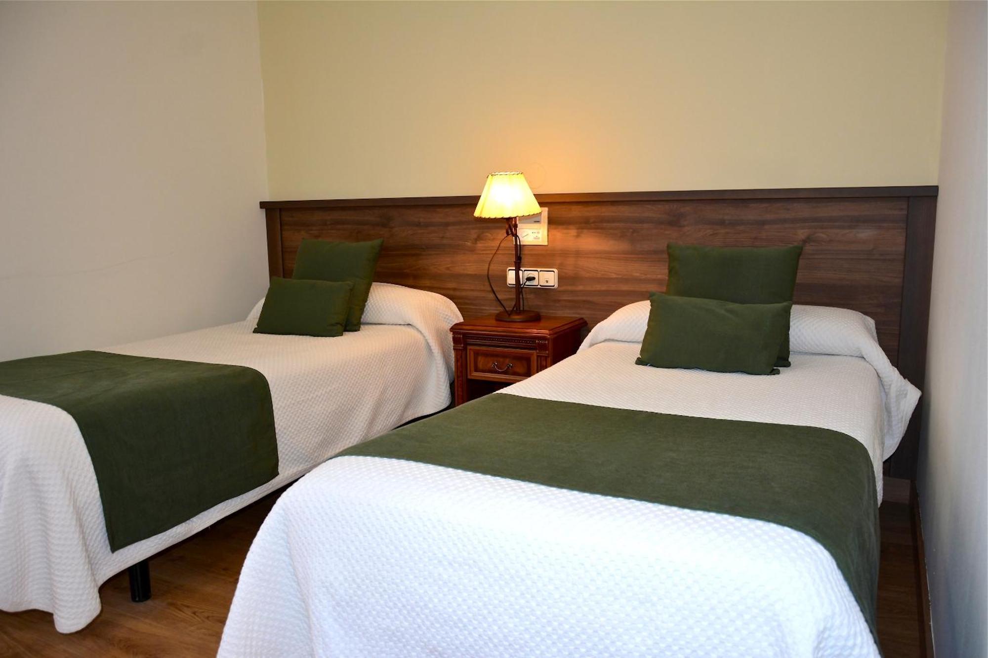 Double or Twin Room Private Bathroom