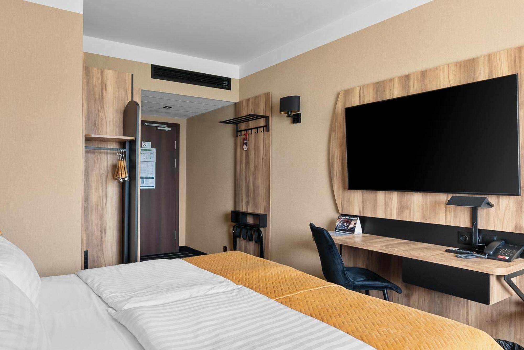 Single Room,1677853804:JPEG