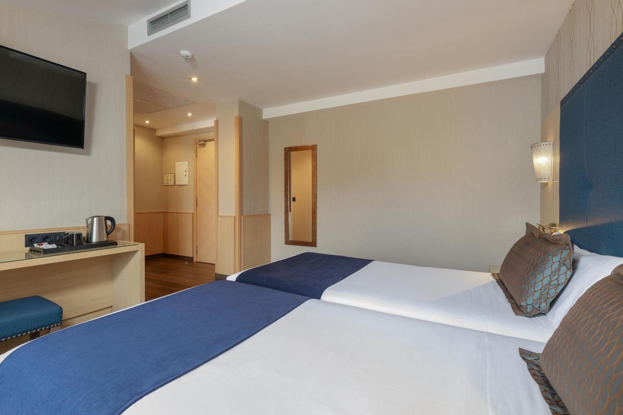 Double or Twin Room Terrace