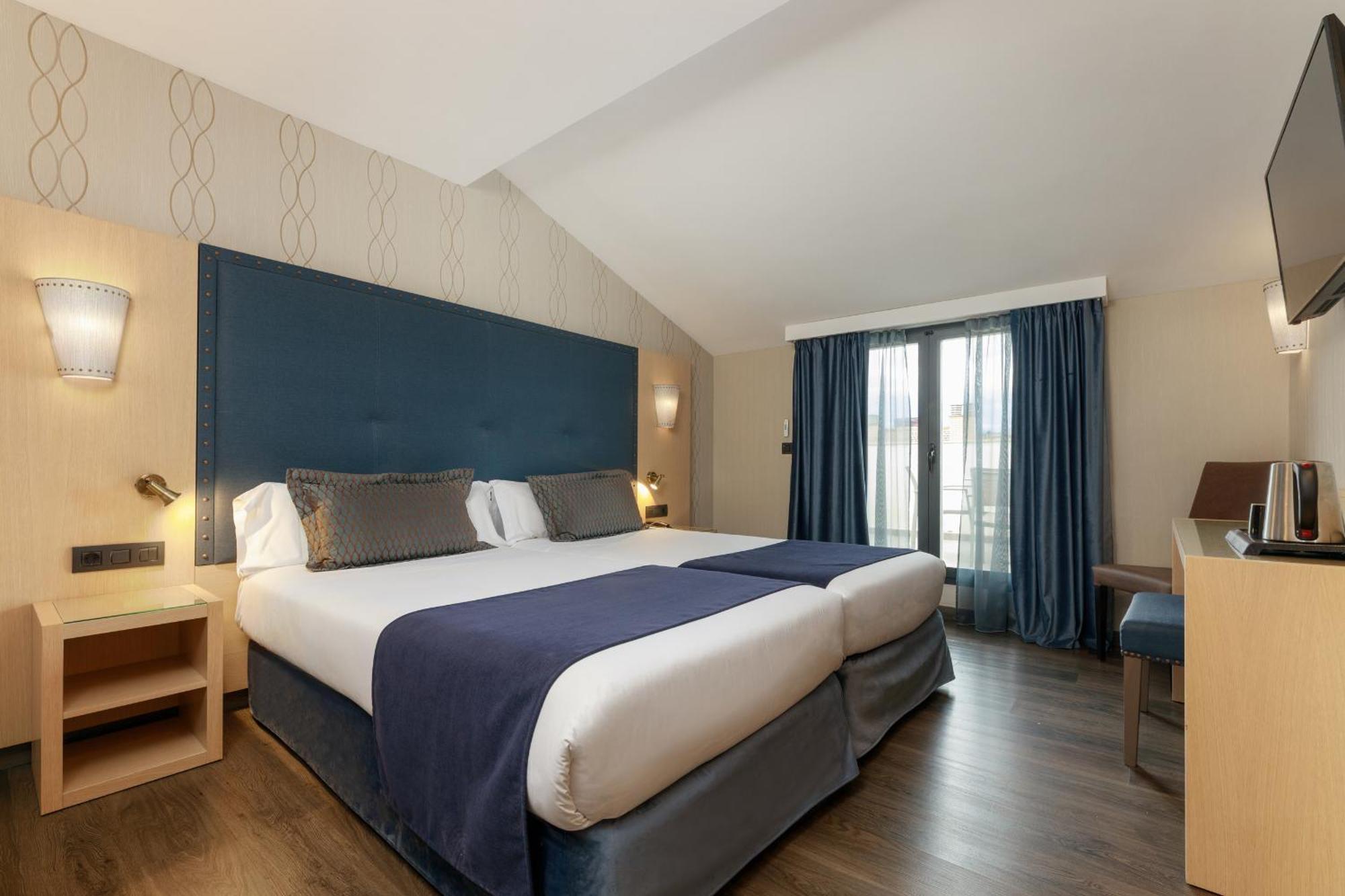 Double or Twin Room Terrace